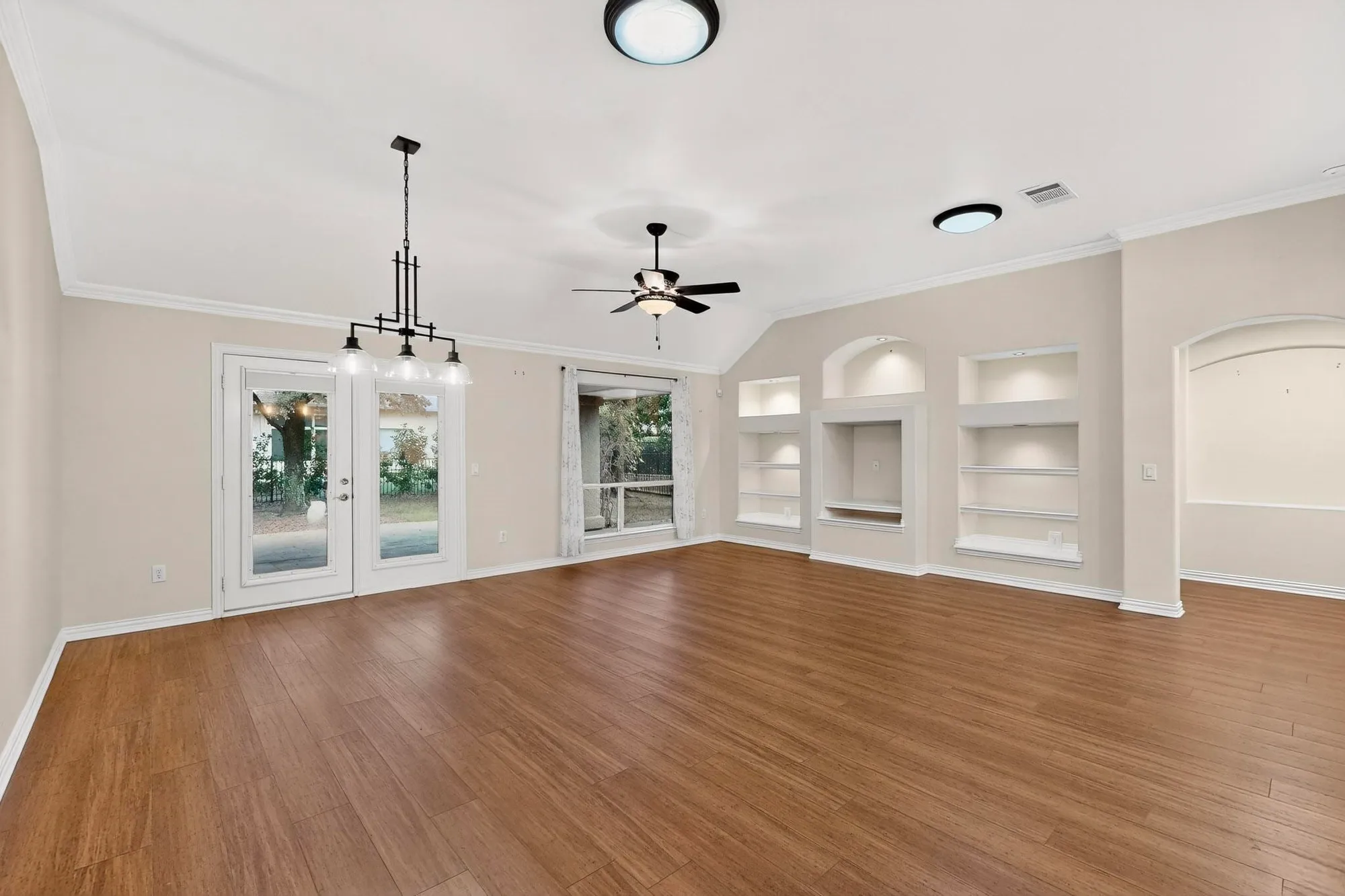 Property Slideshow image 13 of 40 | 9516 grandview dr, Denton, TX, 76207