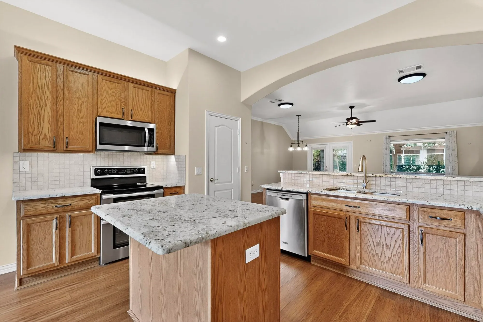 Property Slideshow image 20 of 40 | 9516 grandview dr, Denton, TX, 76207