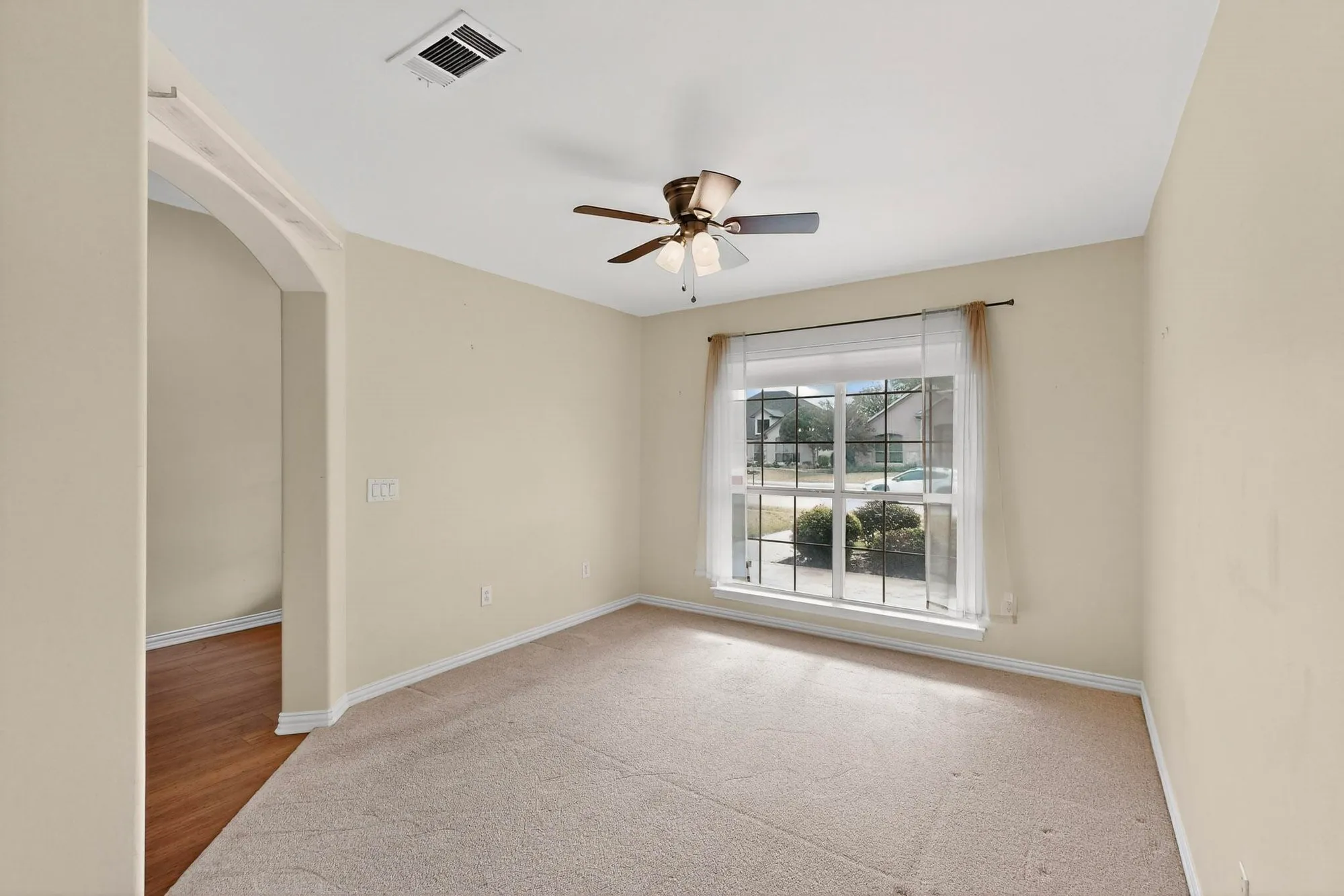 Property Slideshow image 34 of 40 | 9516 grandview dr, Denton, TX, 76207