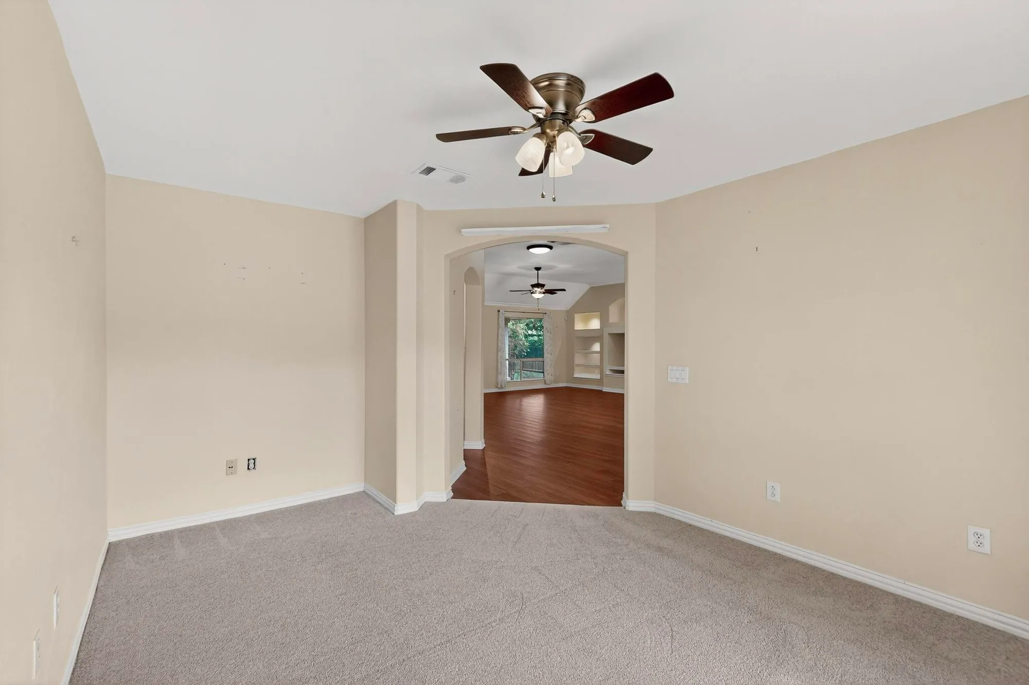 Property Slideshow image 35 of 40 | 9516 grandview dr, Denton, TX, 76207