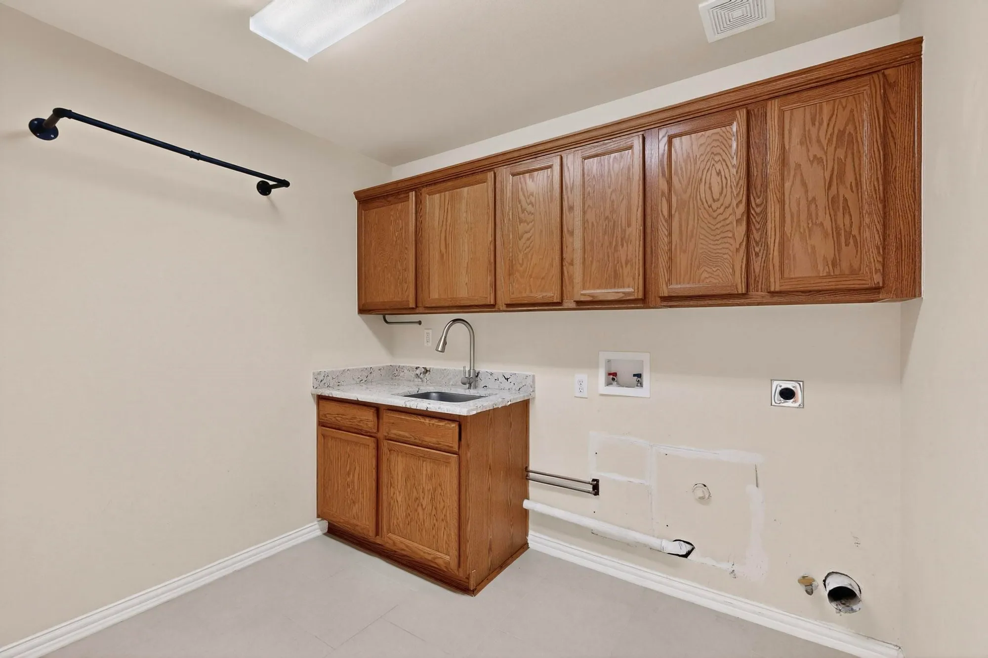 Property Slideshow image 38 of 40 | 9516 grandview dr, Denton, TX, 76207