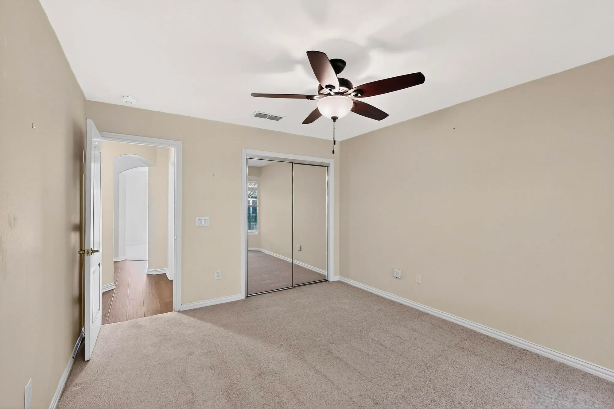 Property Slideshow image 30 of 40 | 9516 grandview dr, Denton, TX, 76207