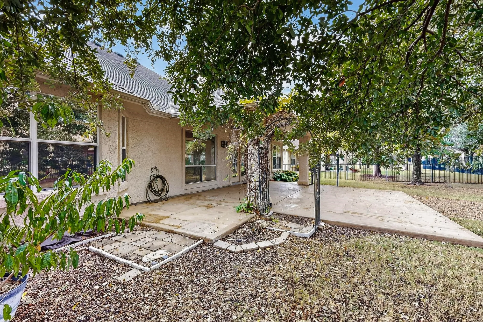 Property Slideshow image 9 of 40 | 9516 grandview dr, Denton, TX, 76207