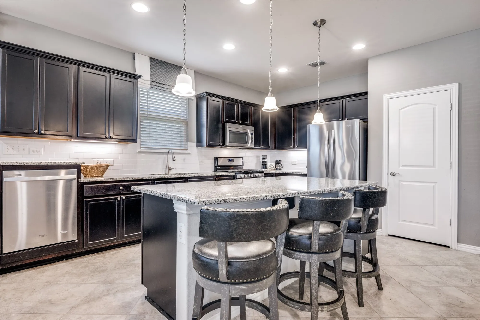 Property Slideshow image 12 of 25 | 7252 ponte vedra dr, Frisco, TX, 75036