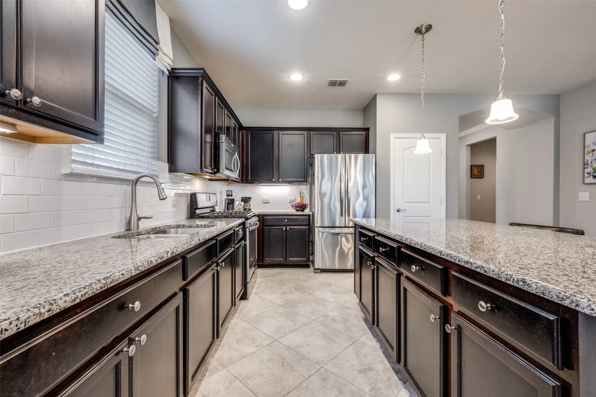 Property Slideshow image 13 of 25 | 7252 ponte vedra dr, Frisco, TX, 75036