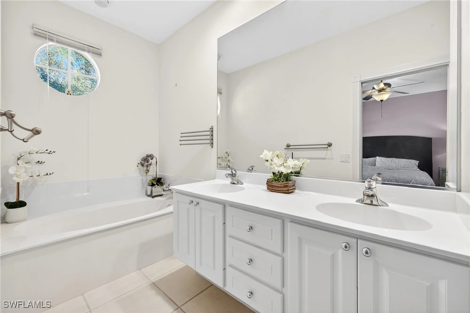 Property Slideshow image 13 of 41 | 6096 towncenter cir, Naples, FL, 34119