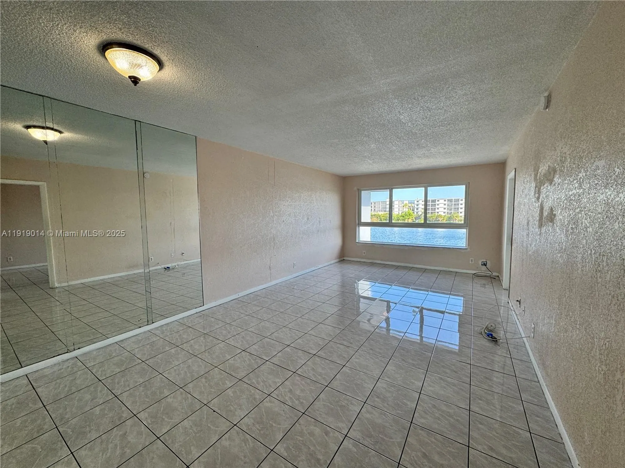 Property Slideshow image 1 of 20 | 19255 ne 2nd ave apt 2218, Miami, FL, 33179
