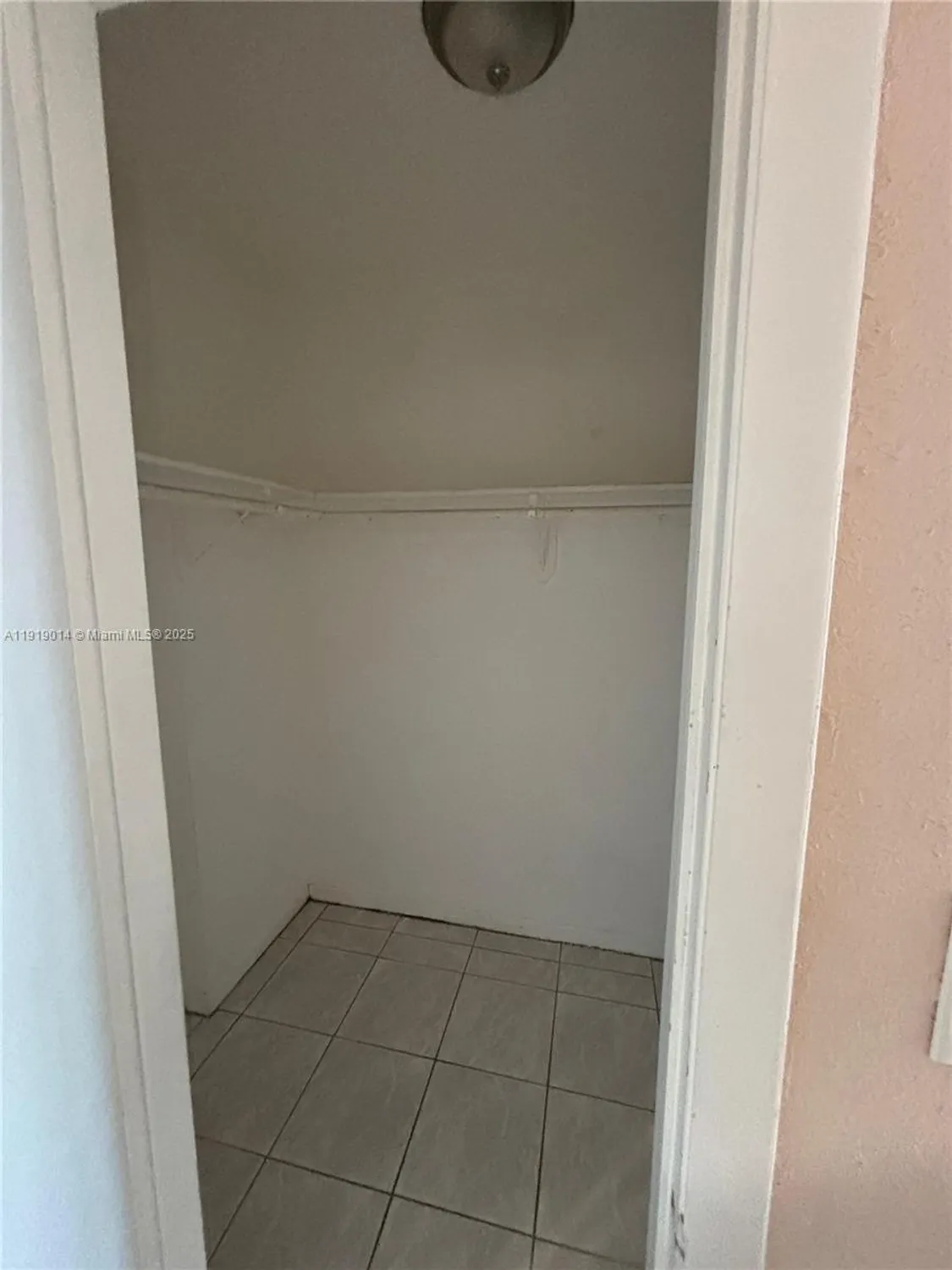 Property Slideshow image 12 of 20 | 19255 ne 2nd ave apt 2218, Miami, FL, 33179