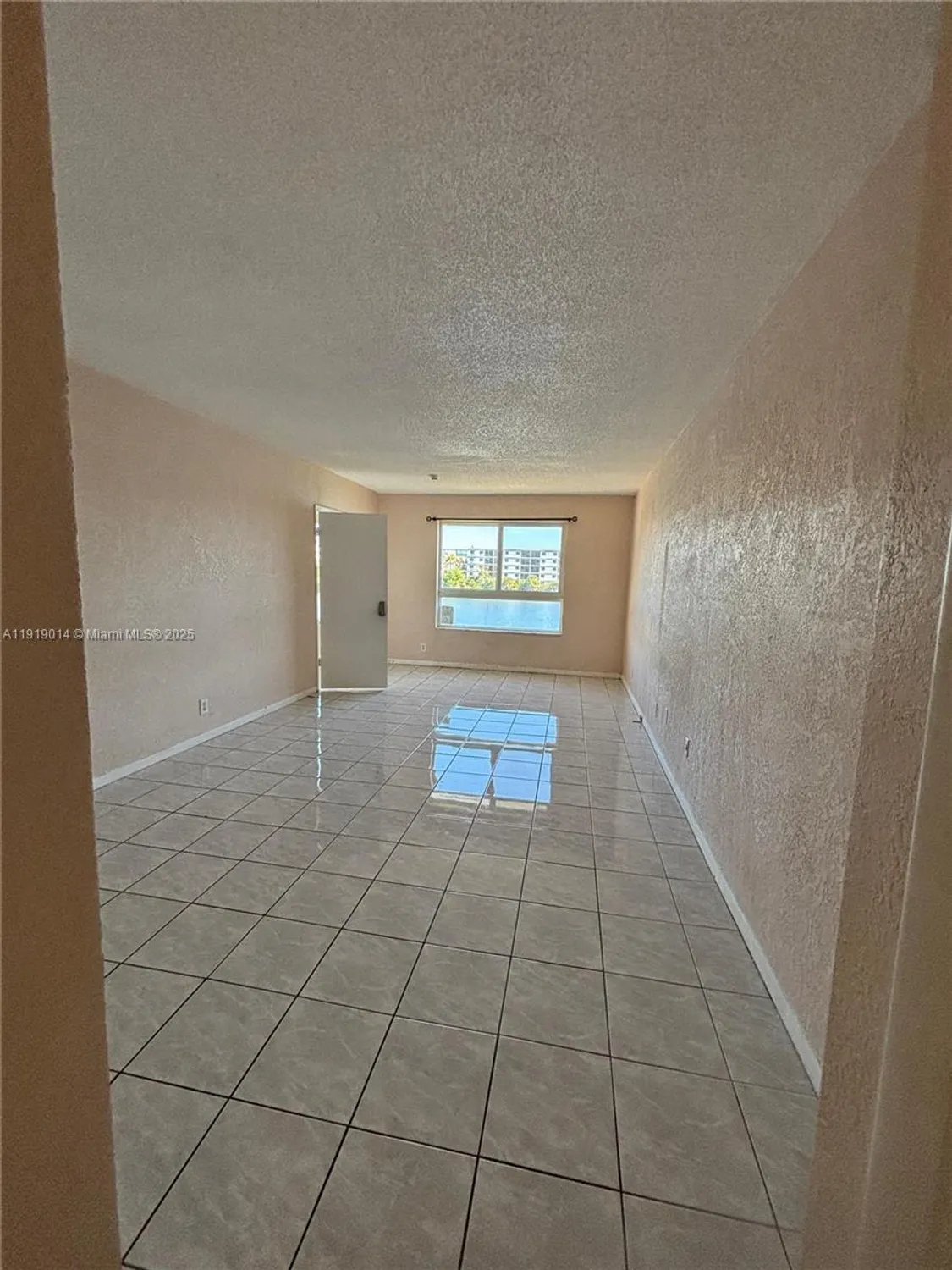 Property Slideshow image 4 of 20 | 19255 ne 2nd ave apt 2218, Miami, FL, 33179