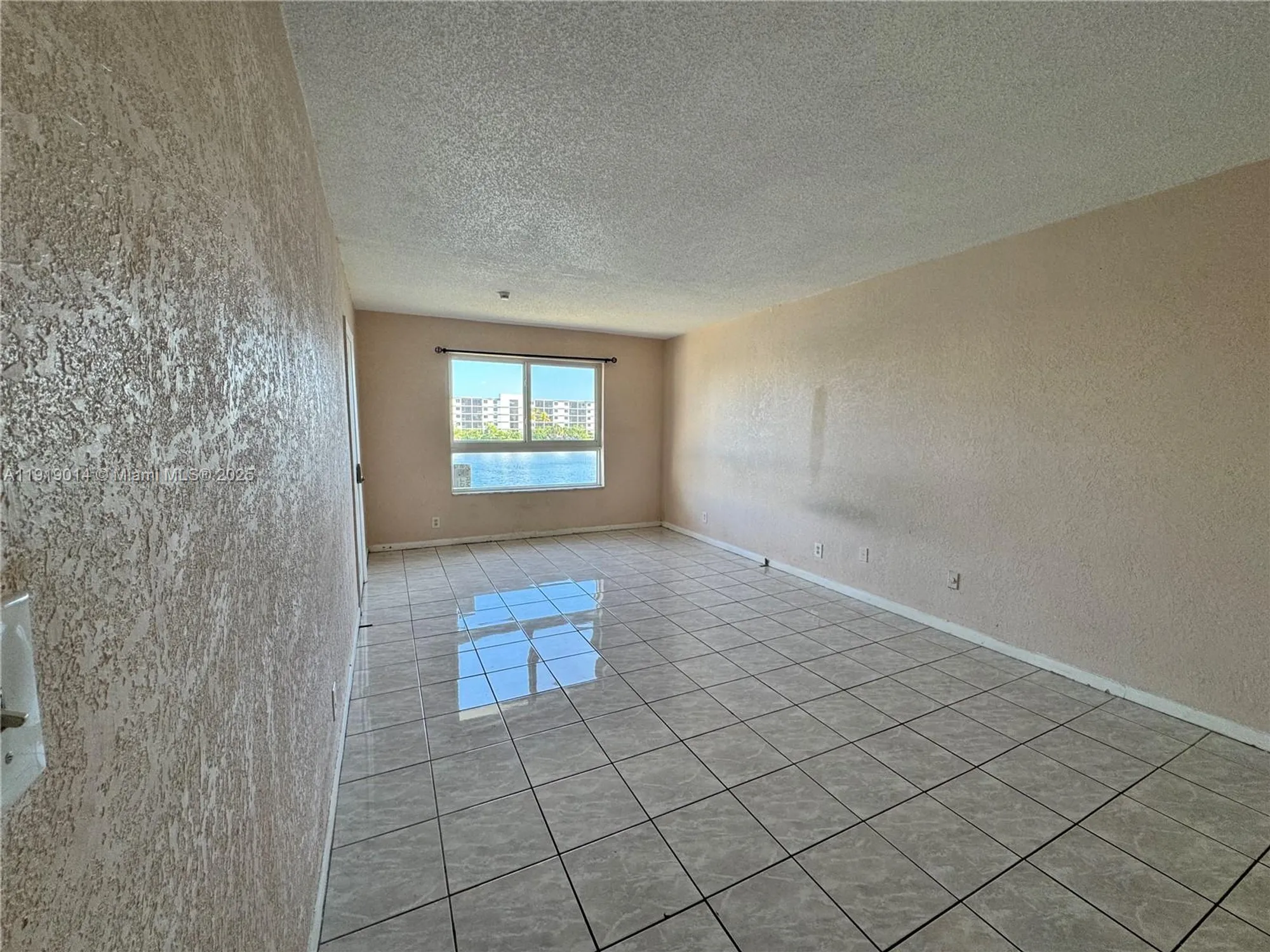Property Slideshow image 8 of 20 | 19255 ne 2nd ave apt 2218, Miami, FL, 33179