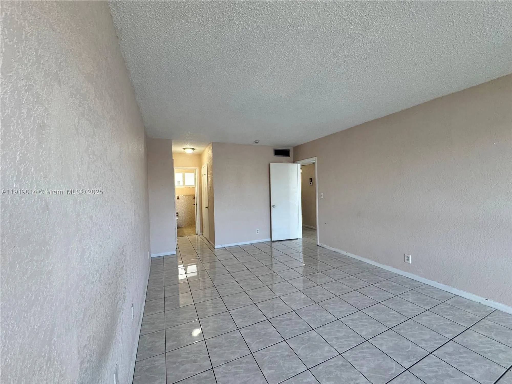Property Slideshow image 9 of 20 | 19255 ne 2nd ave apt 2218, Miami, FL, 33179