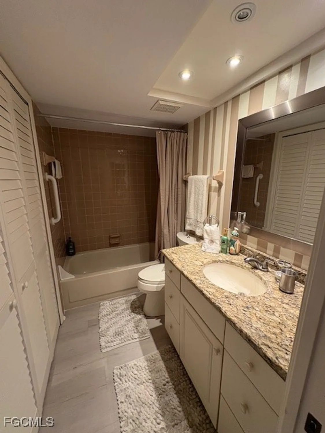 Property Slideshow image 34 of 40 | 13091 cross creek blvd 302, Fort Myers, FL, 33912
