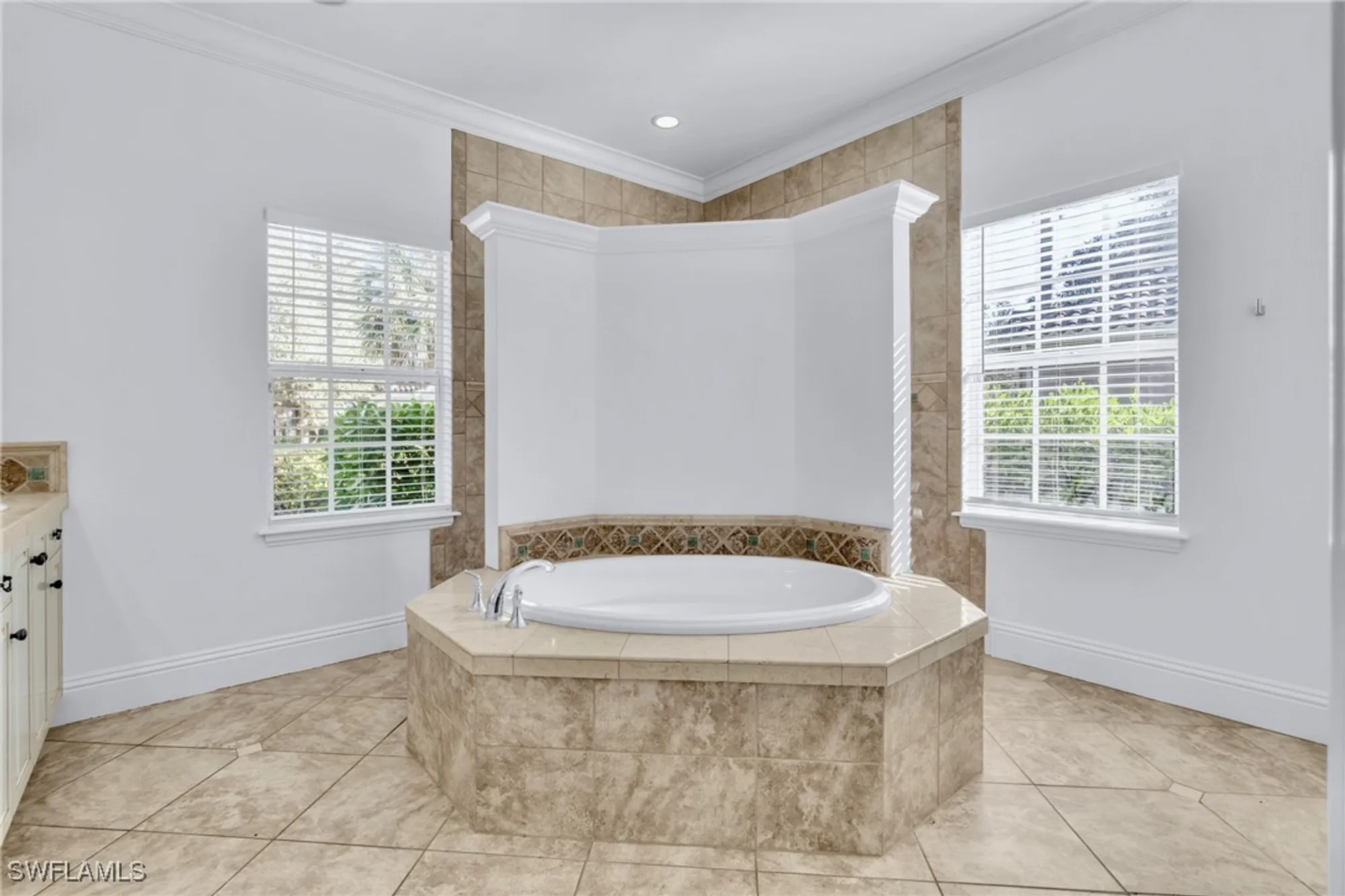 Property Slideshow image 24 of 50 | 13010 river bluff ct, Fort Myers, FL, 33905