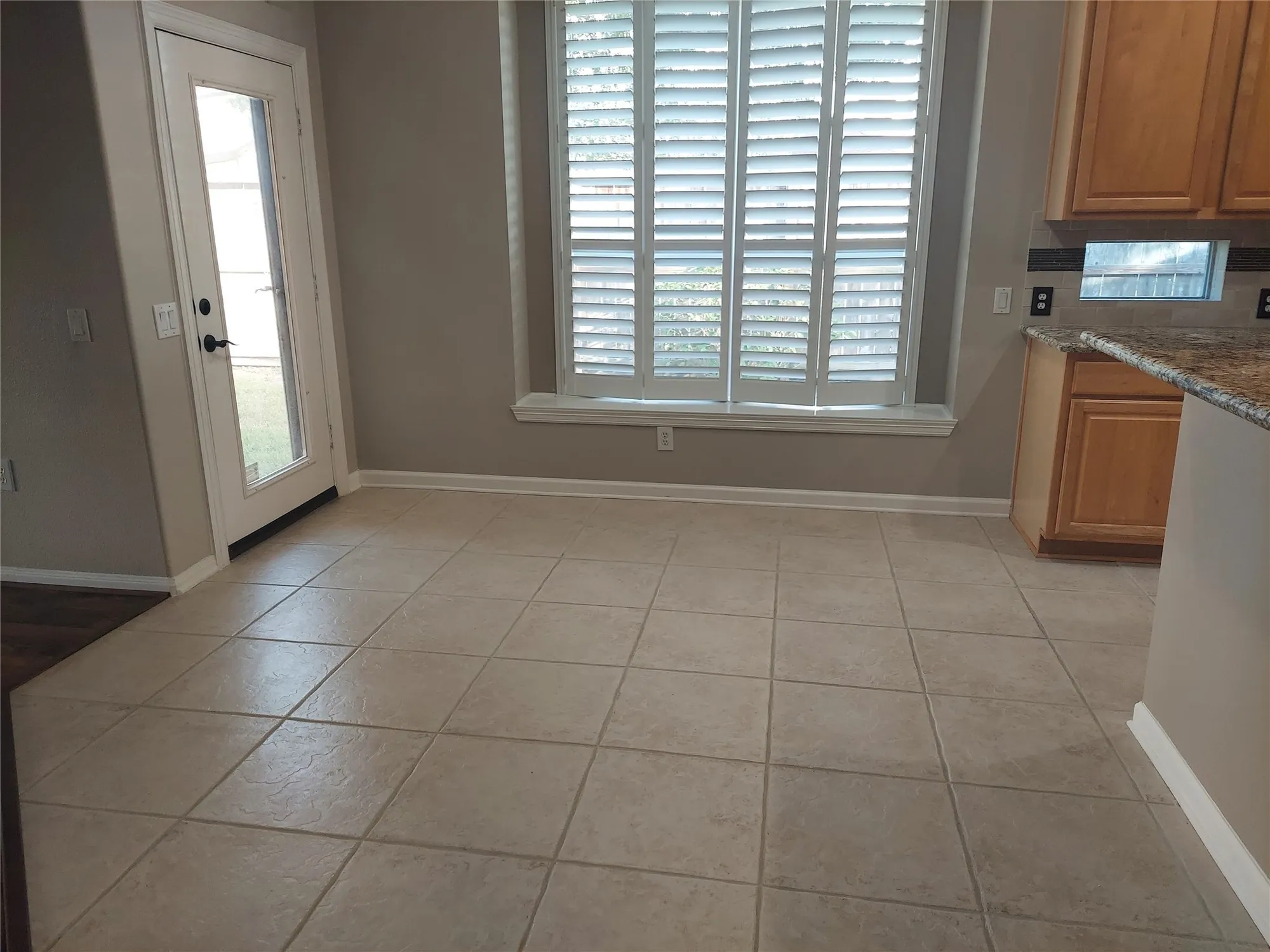 Property Slideshow image 23 of 50 | 1601 n lago vista ct, Pearland, TX, 77581