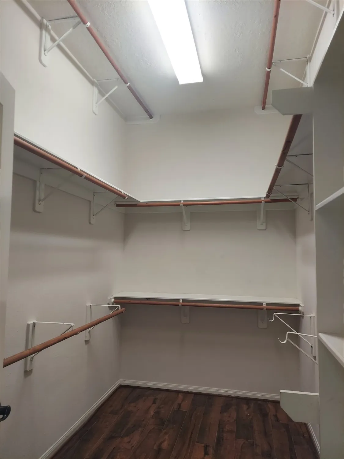 Property Slideshow image 37 of 50 | 1601 n lago vista ct, Pearland, TX, 77581