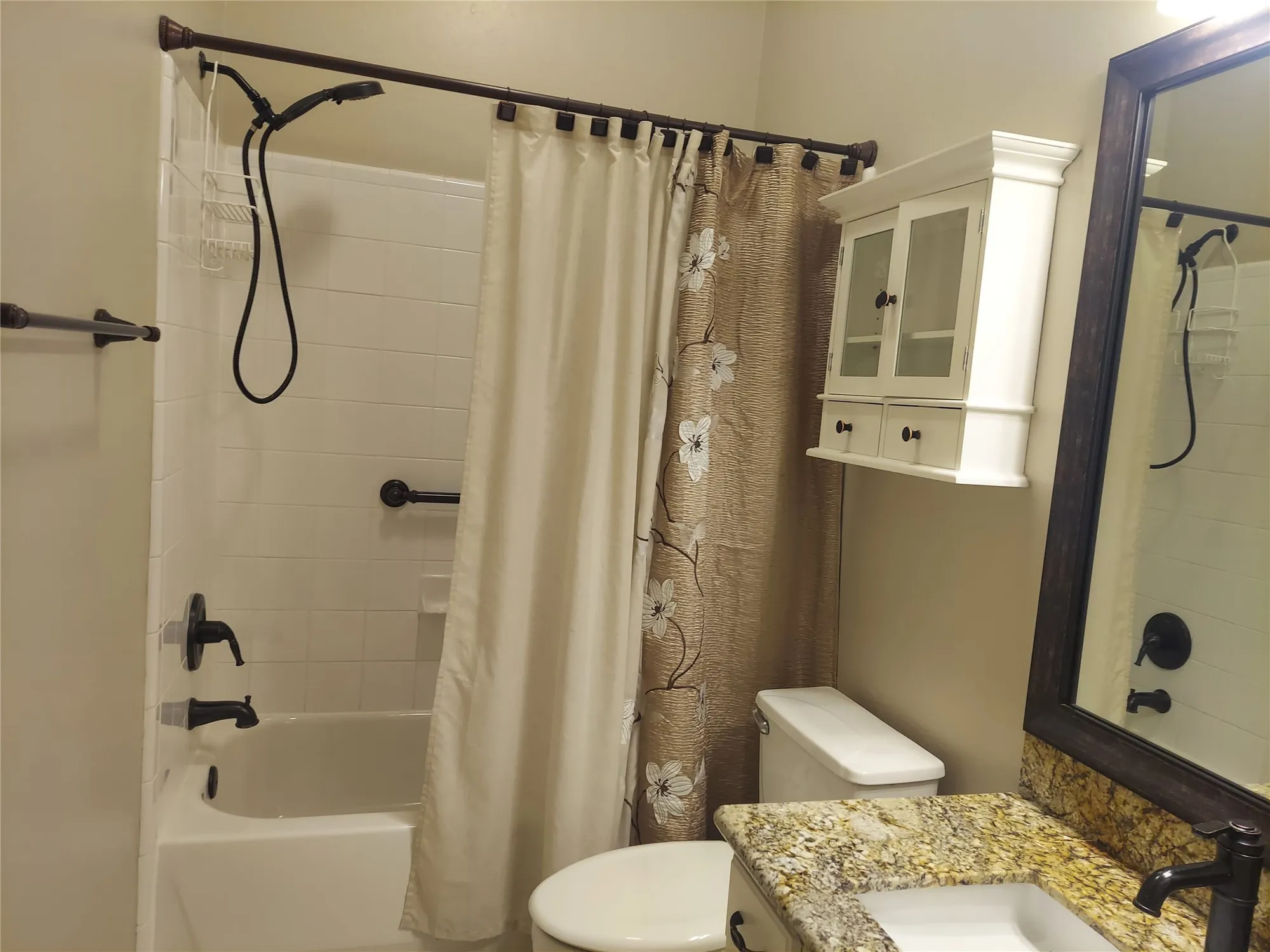 Property Slideshow image 39 of 50 | 1601 n lago vista ct, Pearland, TX, 77581