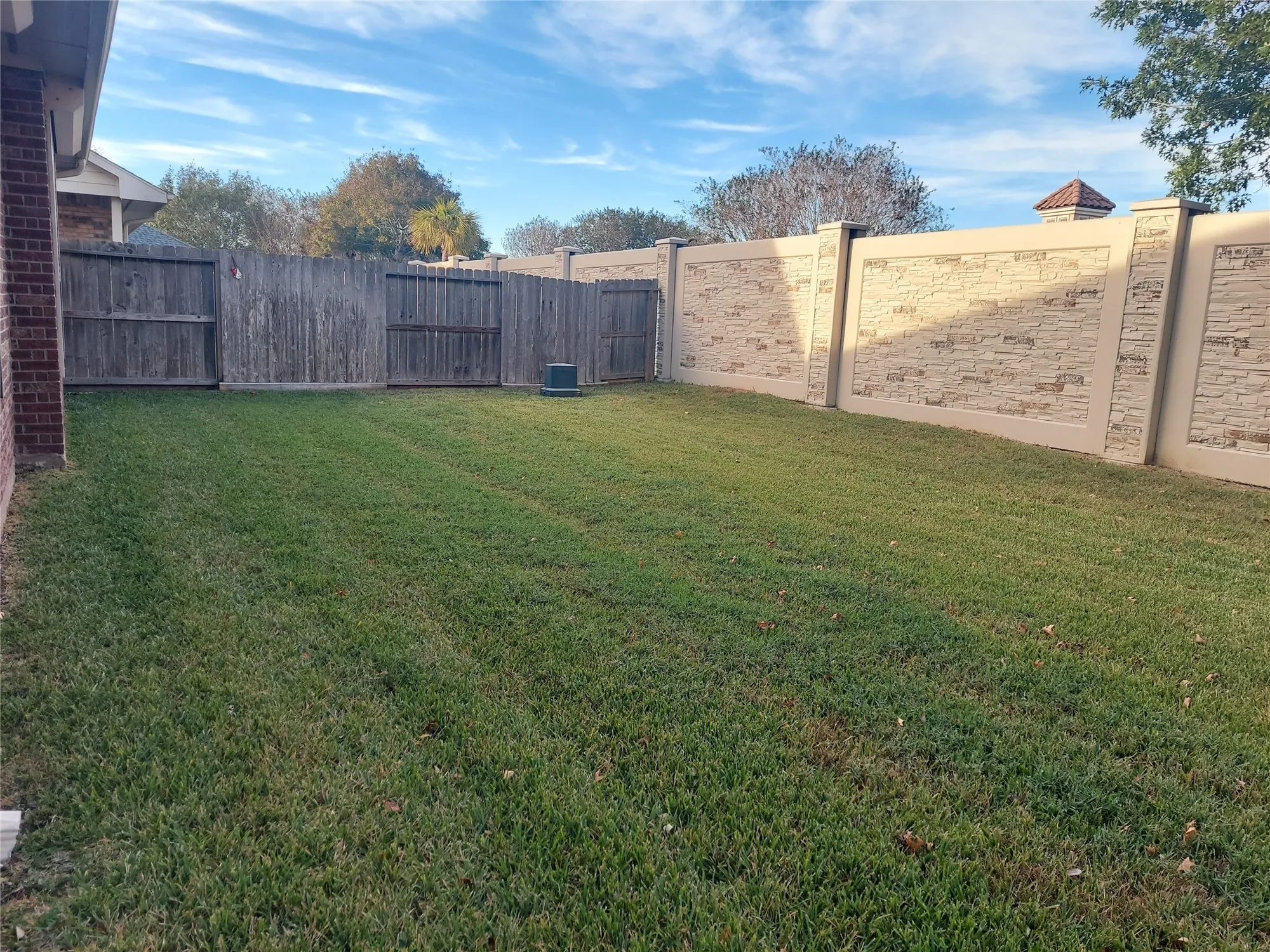 Property Slideshow image 49 of 50 | 1601 n lago vista ct, Pearland, TX, 77581