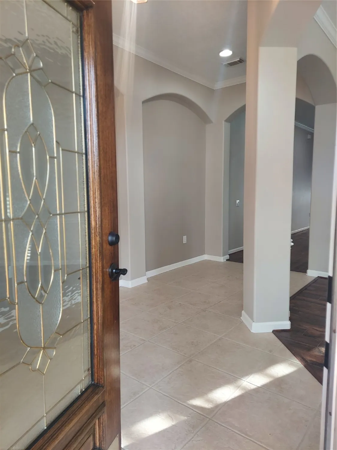 Property Slideshow image 4 of 50 | 1601 n lago vista ct, Pearland, TX, 77581