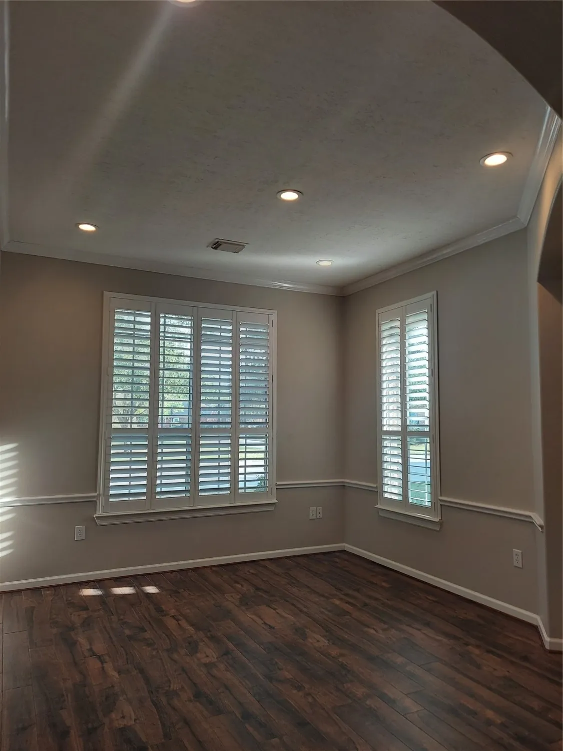 Property Slideshow image 7 of 50 | 1601 n lago vista ct, Pearland, TX, 77581