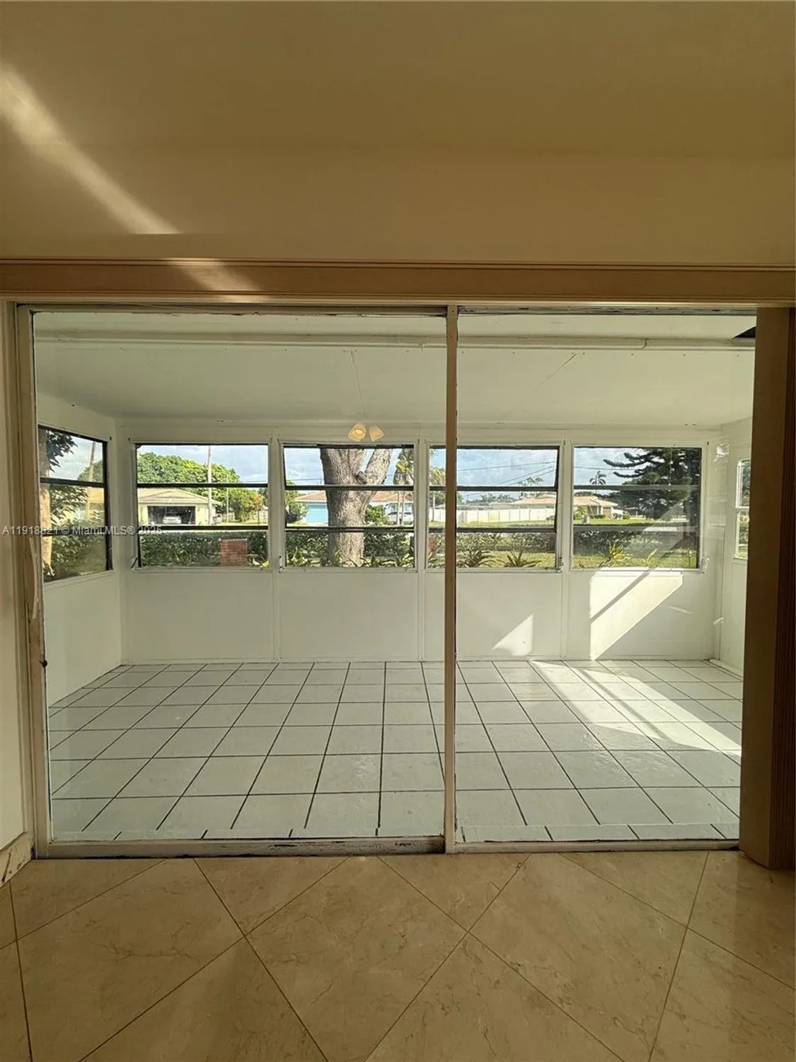 Property Slideshow image 15 of 32 | 300 nw 42nd st, Boca Raton, FL, 33431