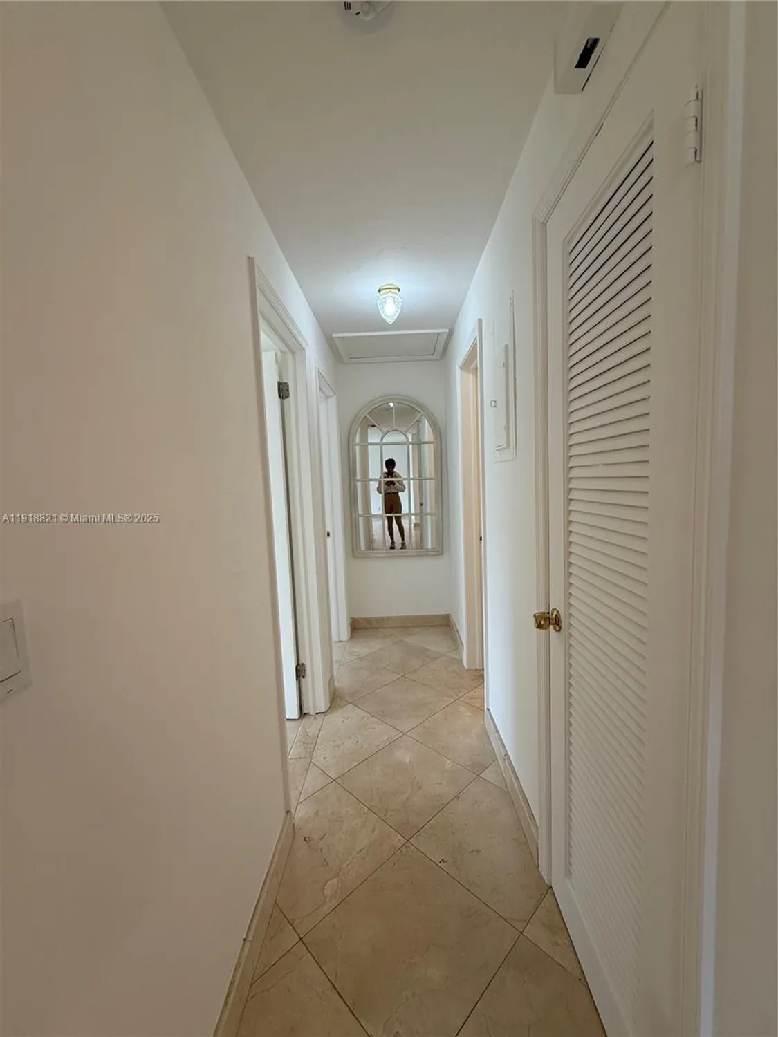 Property Slideshow image 17 of 32 | 300 nw 42nd st, Boca Raton, FL, 33431
