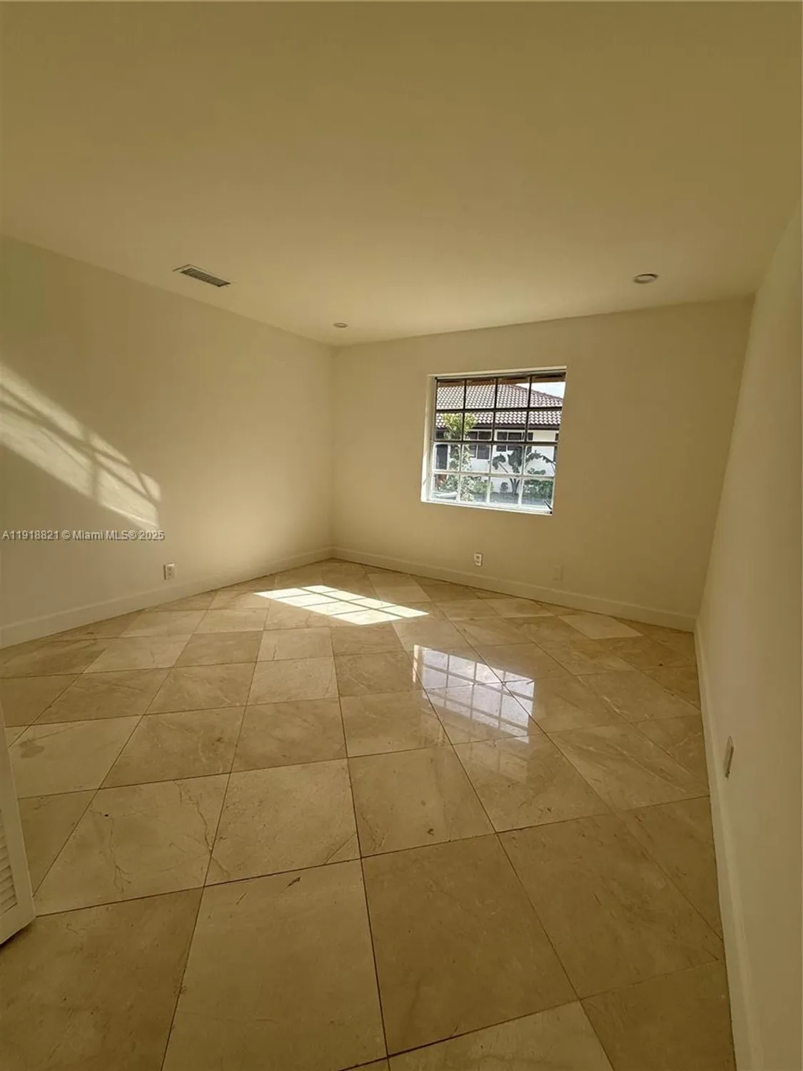 Property Slideshow image 20 of 32 | 300 nw 42nd st, Boca Raton, FL, 33431
