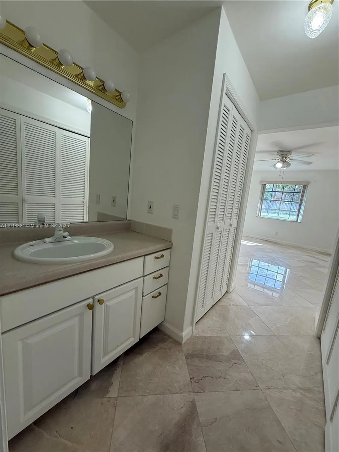 Property Slideshow image 30 of 32 | 300 nw 42nd st, Boca Raton, FL, 33431