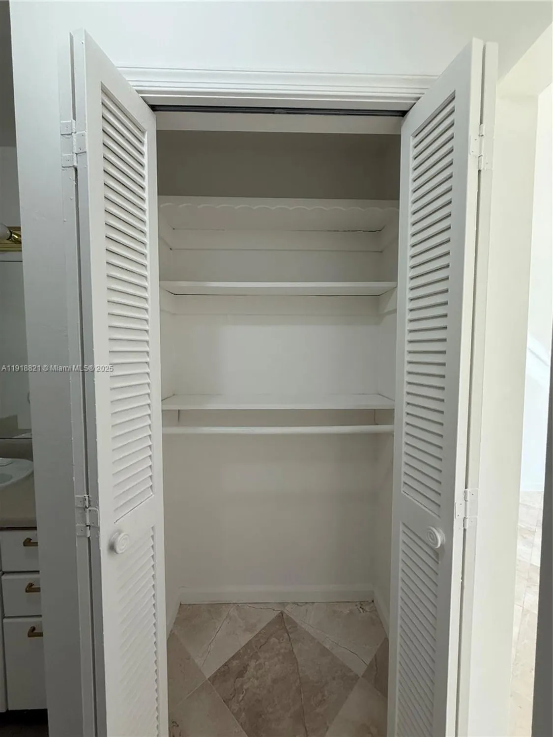 Property Slideshow image 31 of 32 | 300 nw 42nd st, Boca Raton, FL, 33431