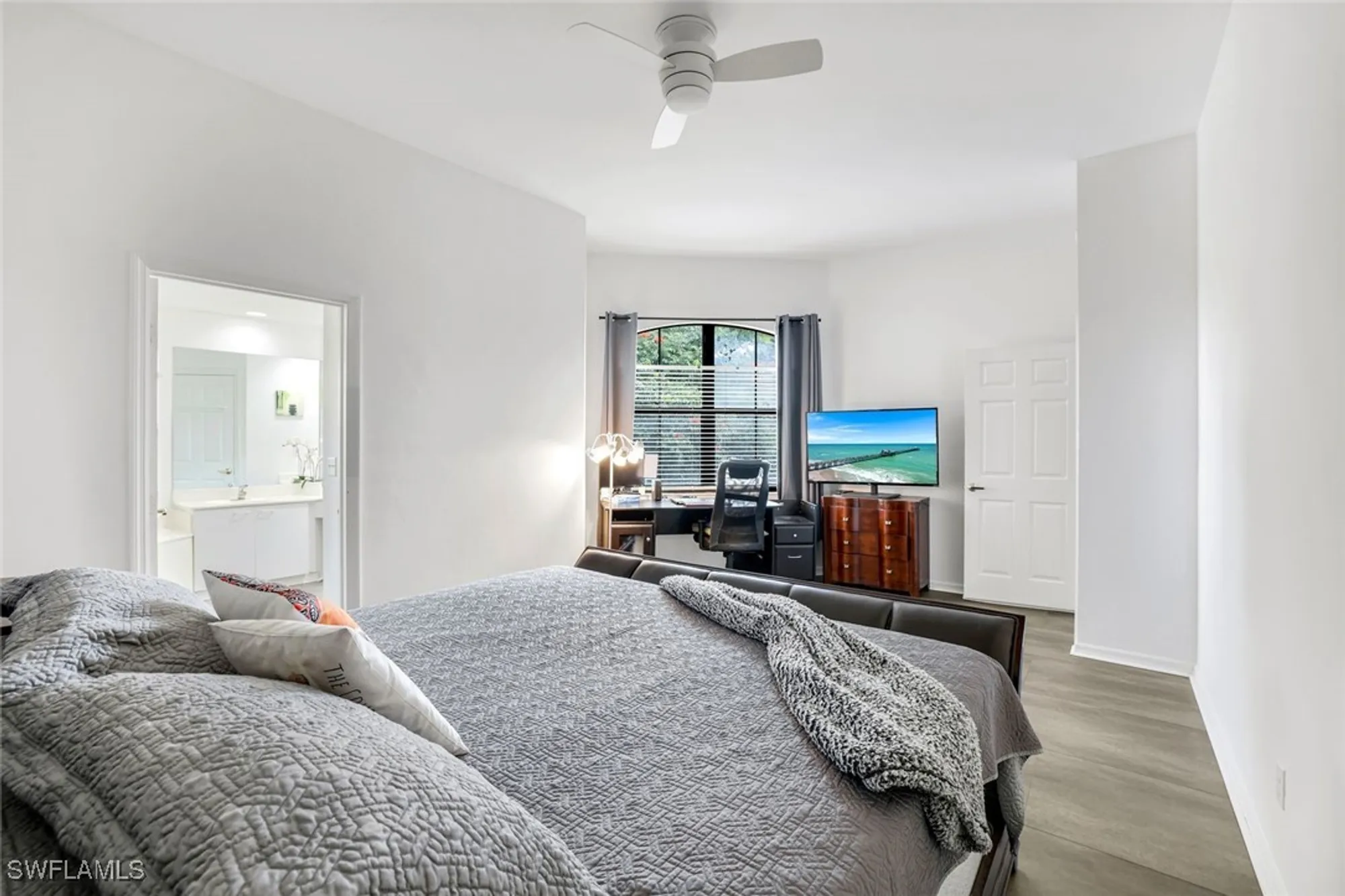 Property Slideshow image 14 of 31 | 178 vintage cir # m202, Naples, FL, 34119