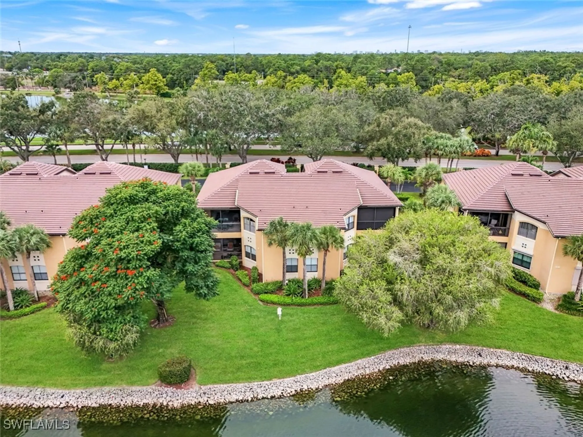 Property Slideshow image 26 of 31 | 178 vintage cir # m202, Naples, FL, 34119