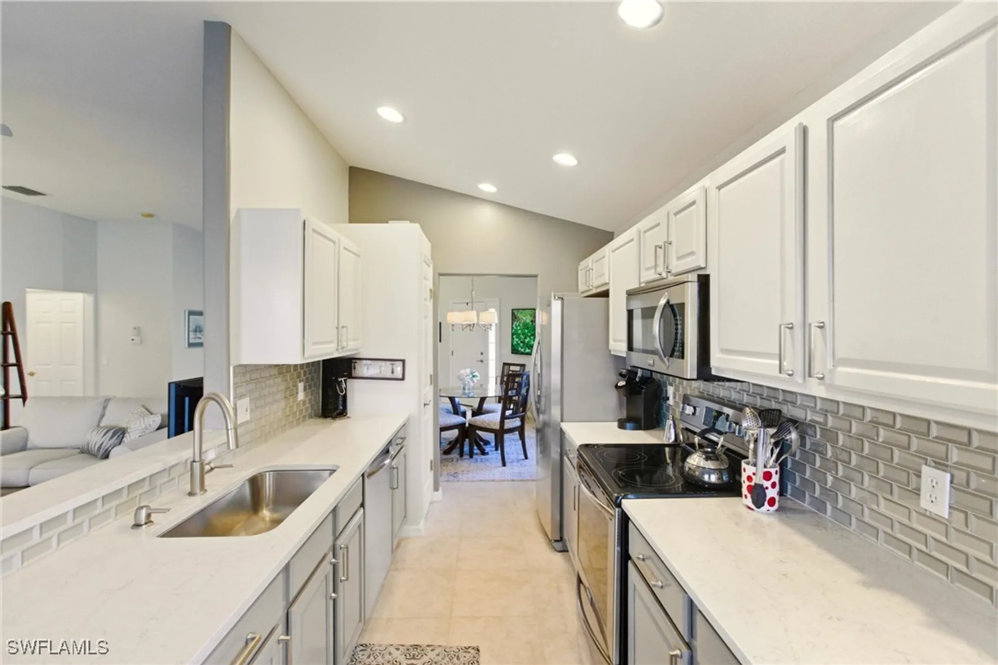 Property Slideshow image 10 of 48 | 9538 hemingway ln, Fort Myers, FL, 33913