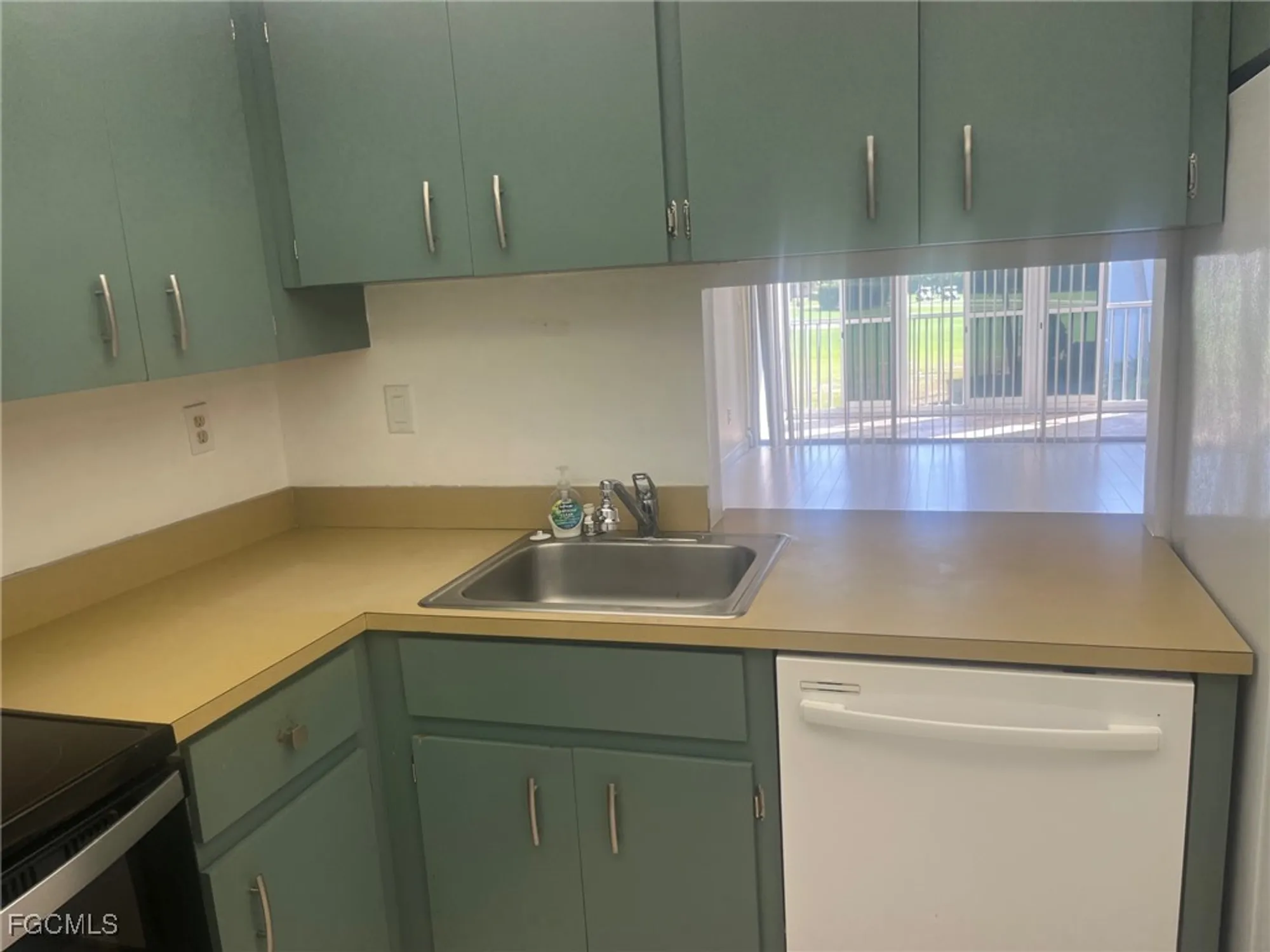 Property Slideshow image 3 of 42 | 1740 pine valley dr apt 205, Fort Myers, FL, 33907