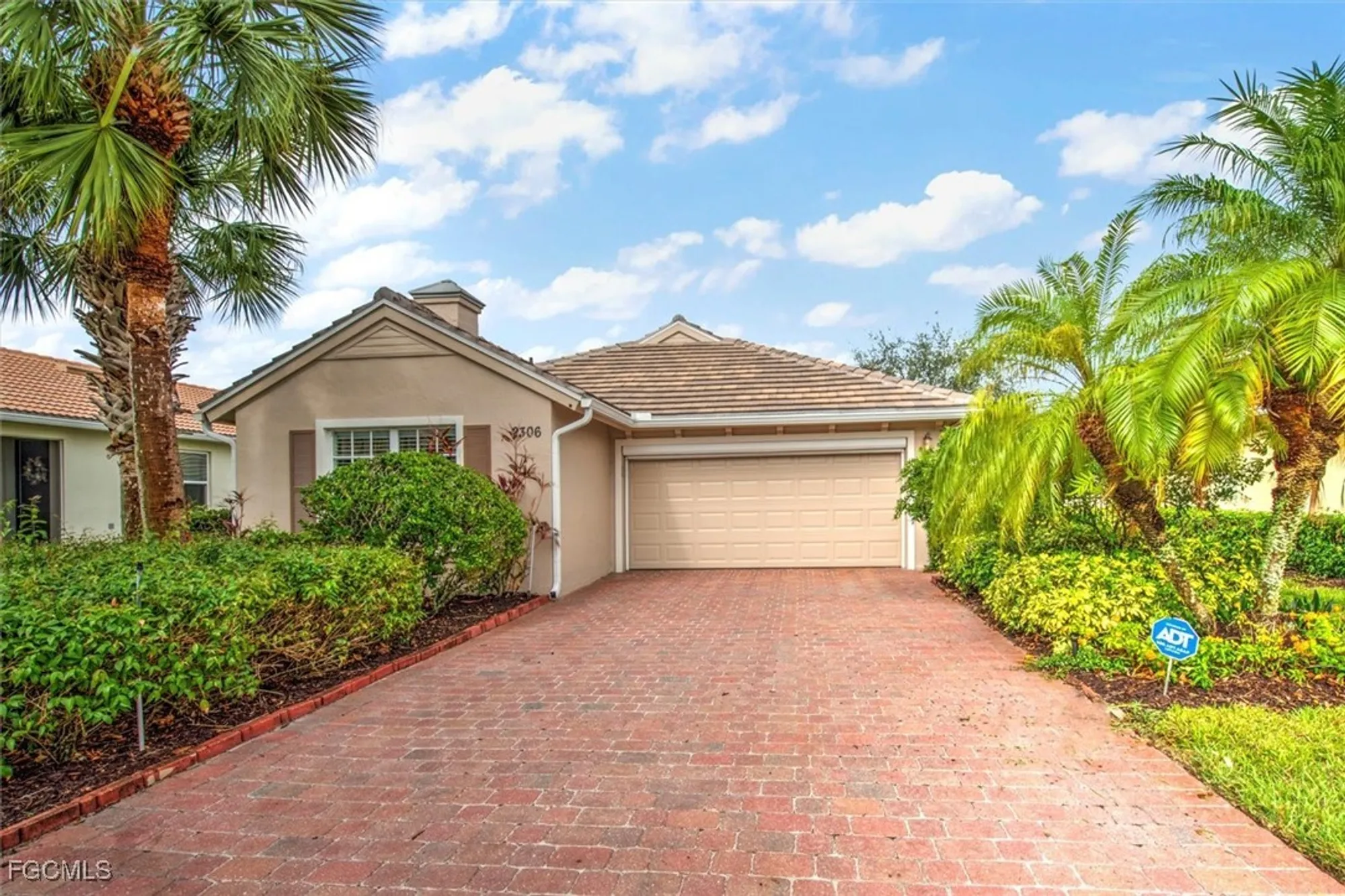 Property Slideshow image 4 of 45 | 2306 summersweet dr, Alva, FL, 33920