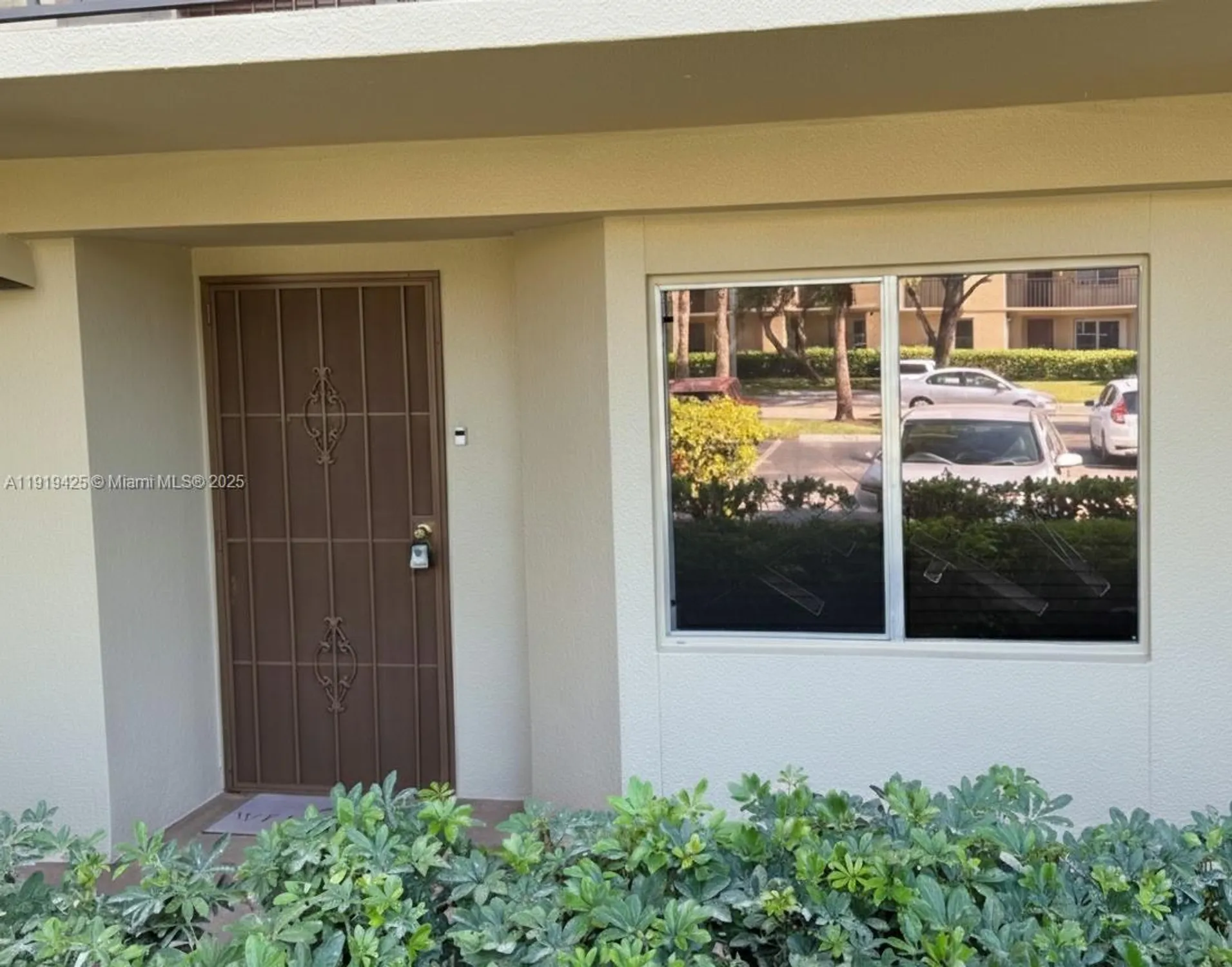 Property Slideshow image 1 of 28 | 1001 sw 141st ave 107k, Pembroke Pines, FL, 33027