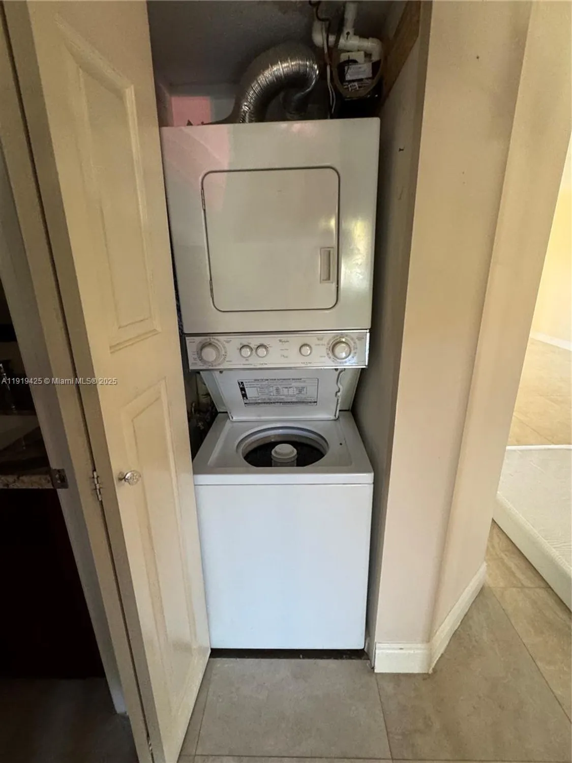 Property Slideshow image 5 of 28 | 1001 sw 141st ave 107k, Pembroke Pines, FL, 33027