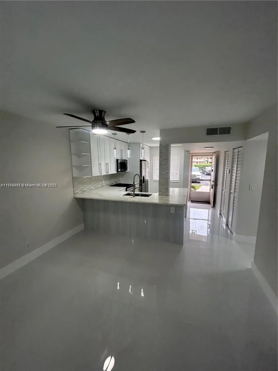 Property Slideshow image 4 of 23 | 6935 huntington ln apt 107, Delray Beach, FL, 33446