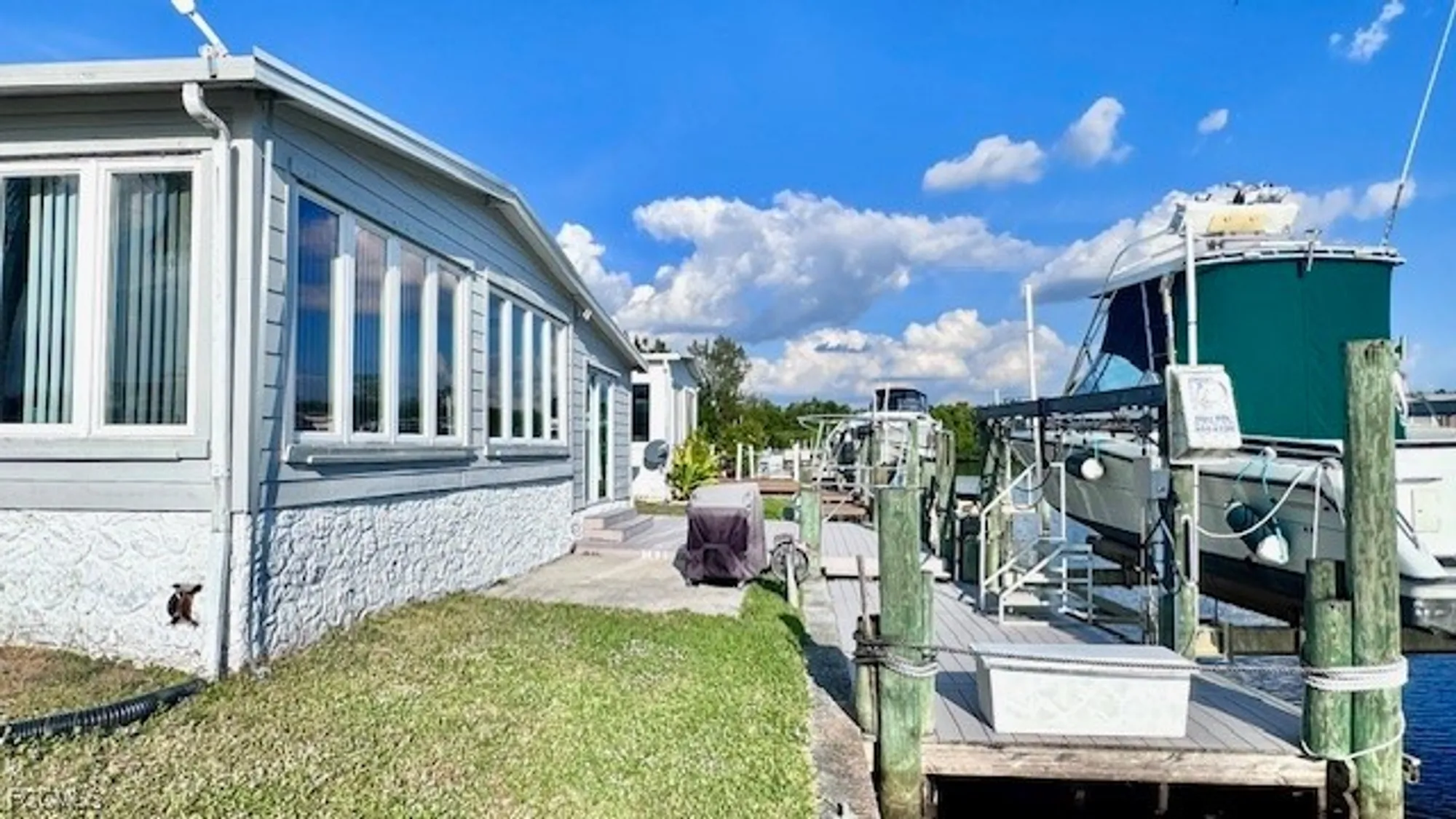 Property Slideshow image 24 of 38 | 5545 sir walter way, North Fort Myers, FL, 33917