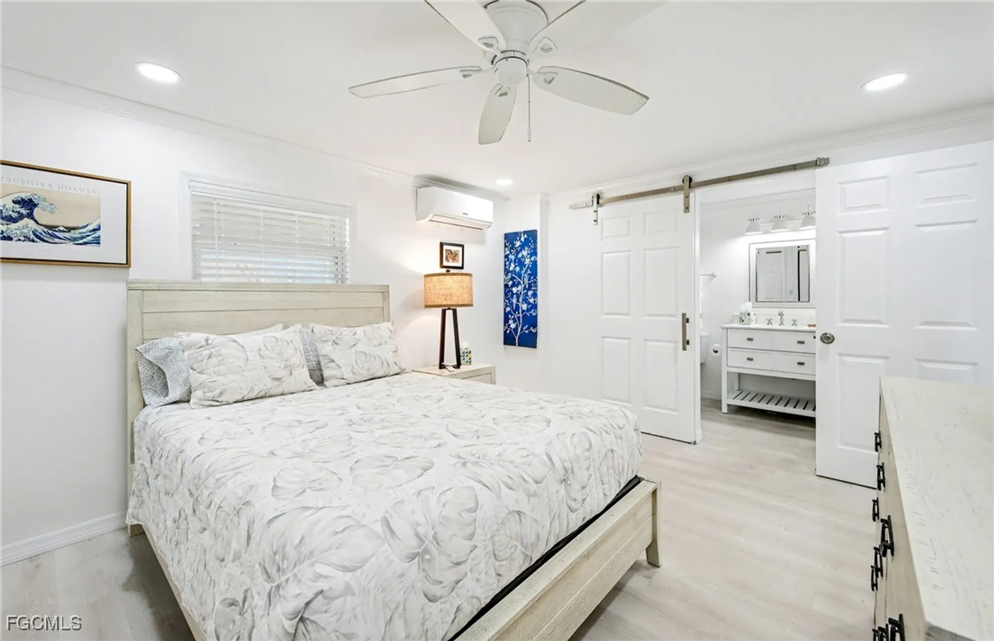 Property Slideshow image 17 of 48 | 5560 sir walter way, North Fort Myers, FL, 33917