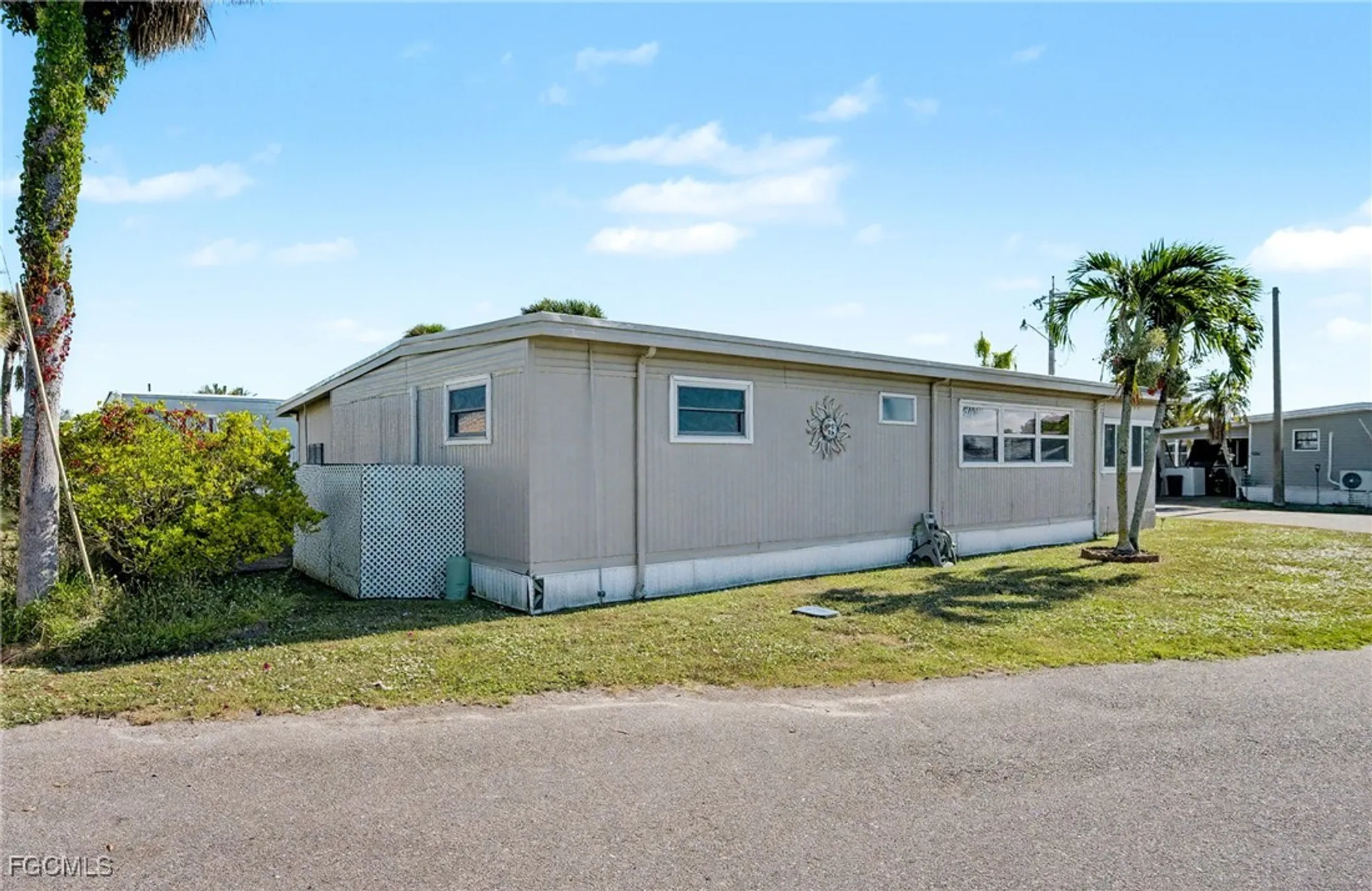 Property Slideshow image 27 of 48 | 5560 sir walter way, North Fort Myers, FL, 33917