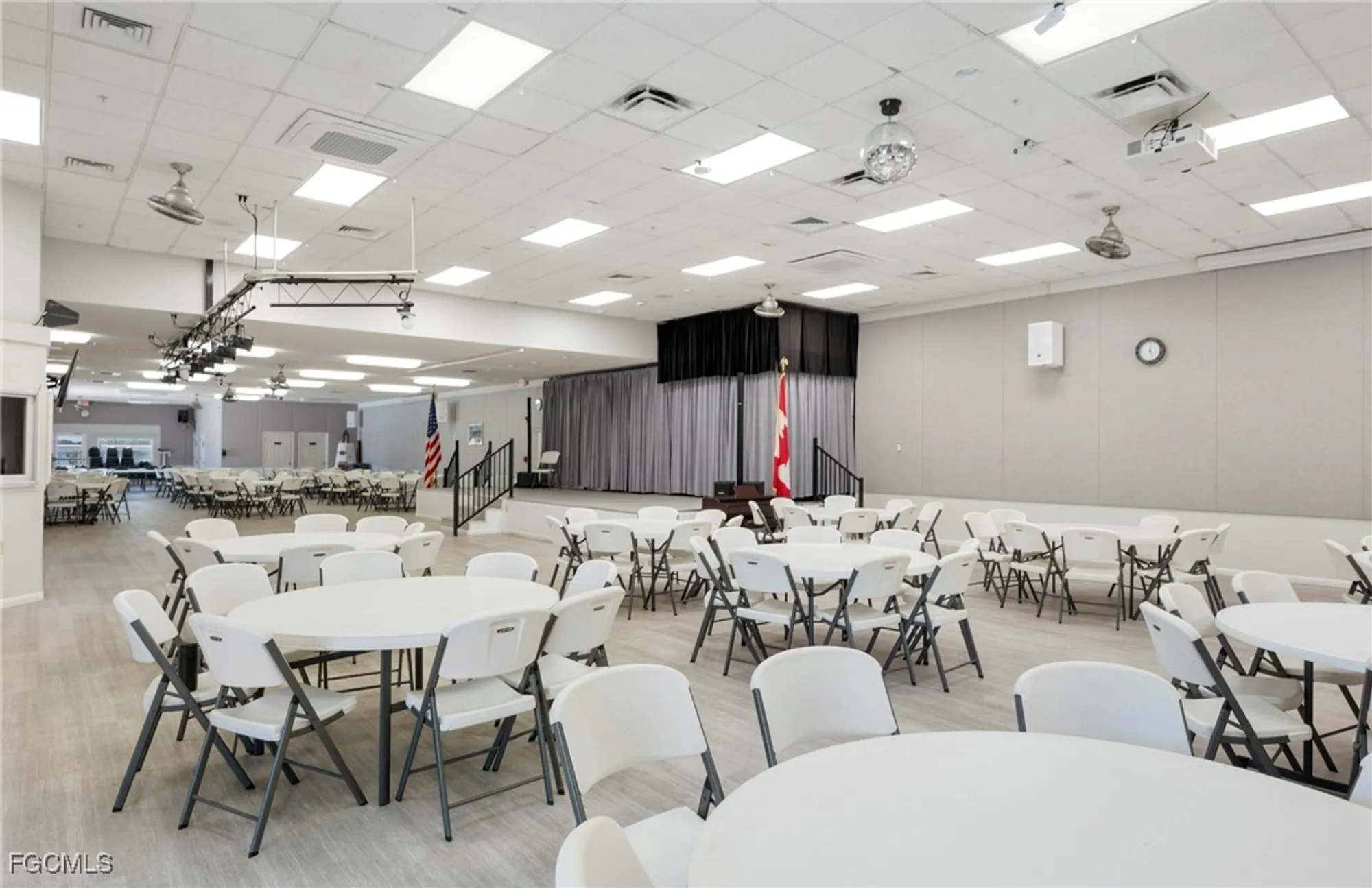 Property Slideshow image 33 of 48 | 5560 sir walter way, North Fort Myers, FL, 33917