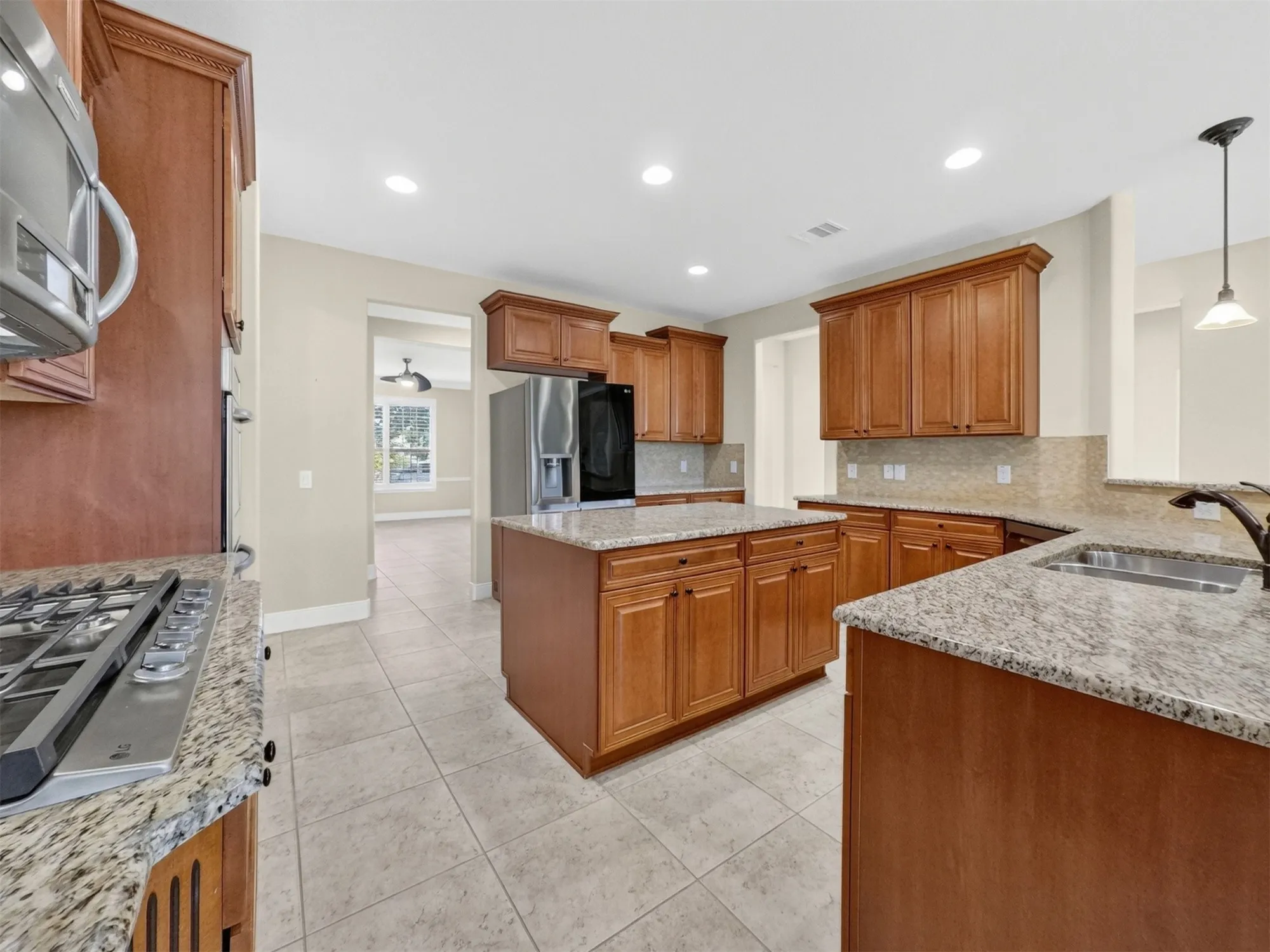 Property Slideshow image 16 of 47 | 1115 majestic oak, Richmond, TX, 77469