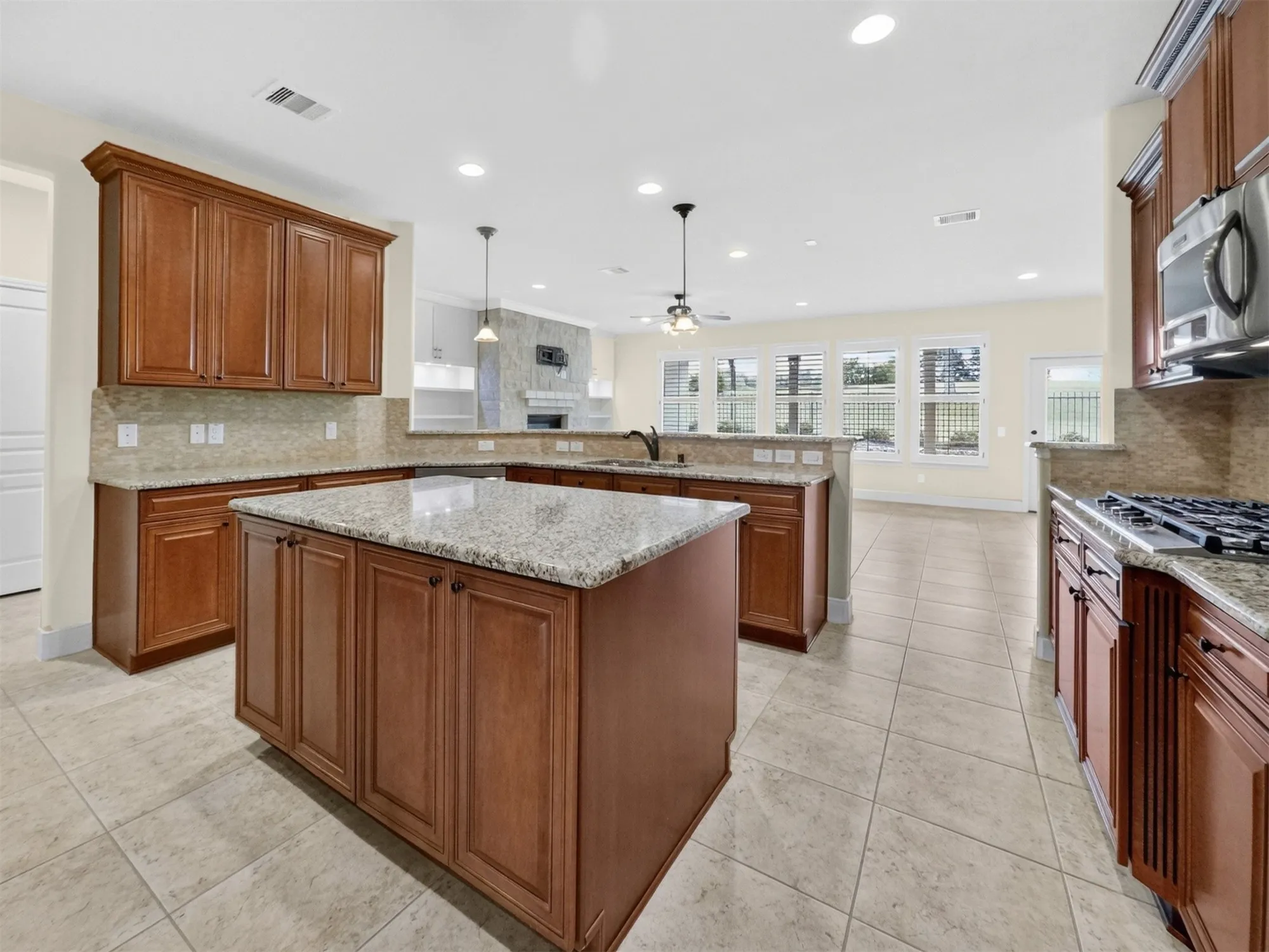 Property Slideshow image 17 of 47 | 1115 majestic oak, Richmond, TX, 77469