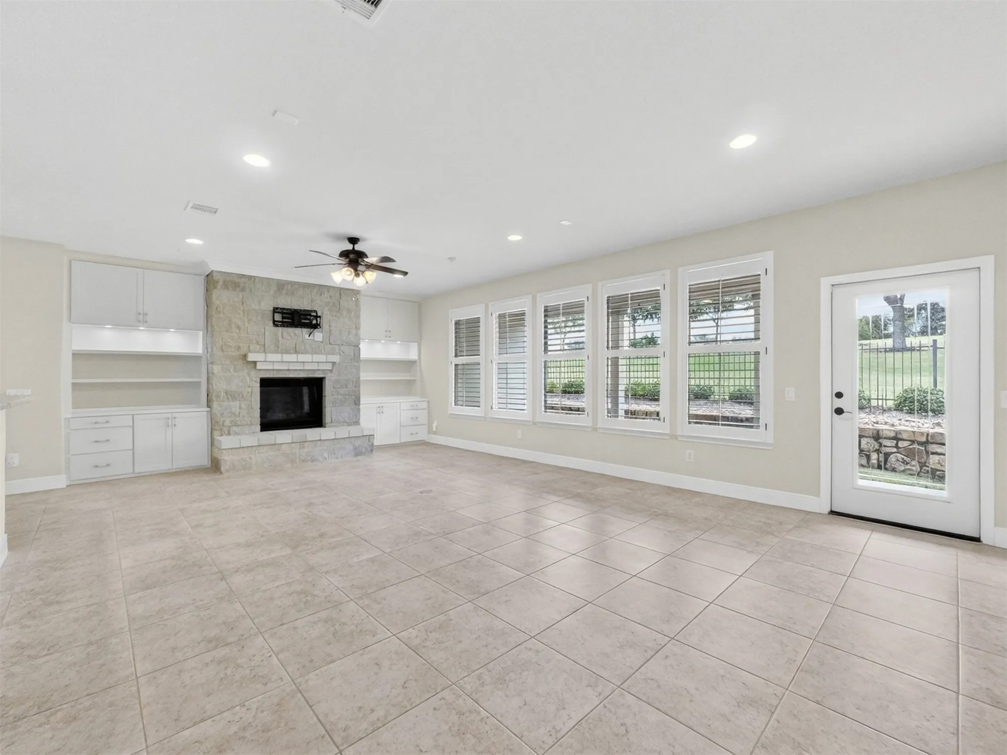 Property Slideshow image 13 of 47 | 1115 majestic oak, Richmond, TX, 77469