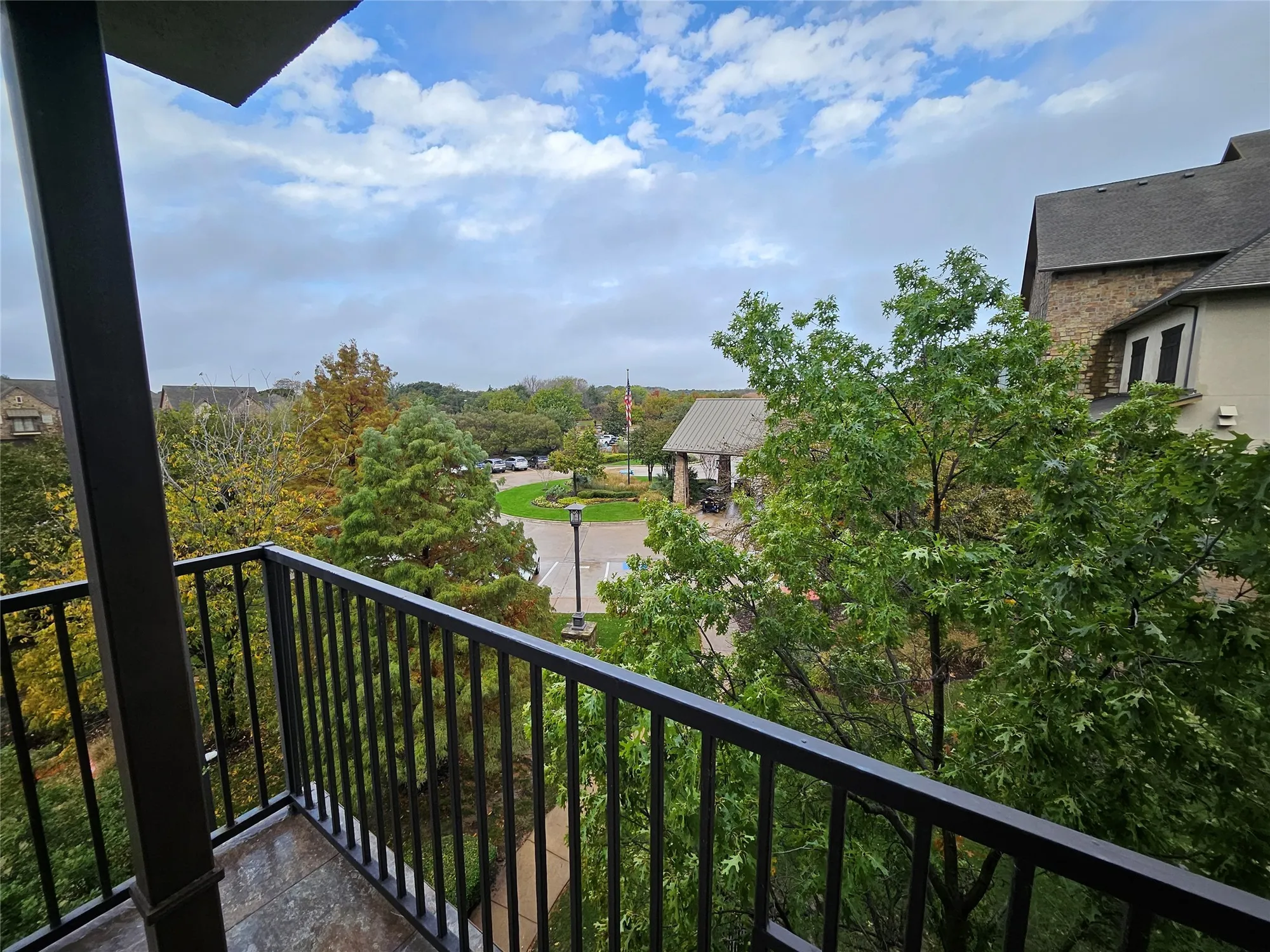 Property Slideshow image 19 of 30 | 301 watermere dr 317, Southlake, TX, 76092