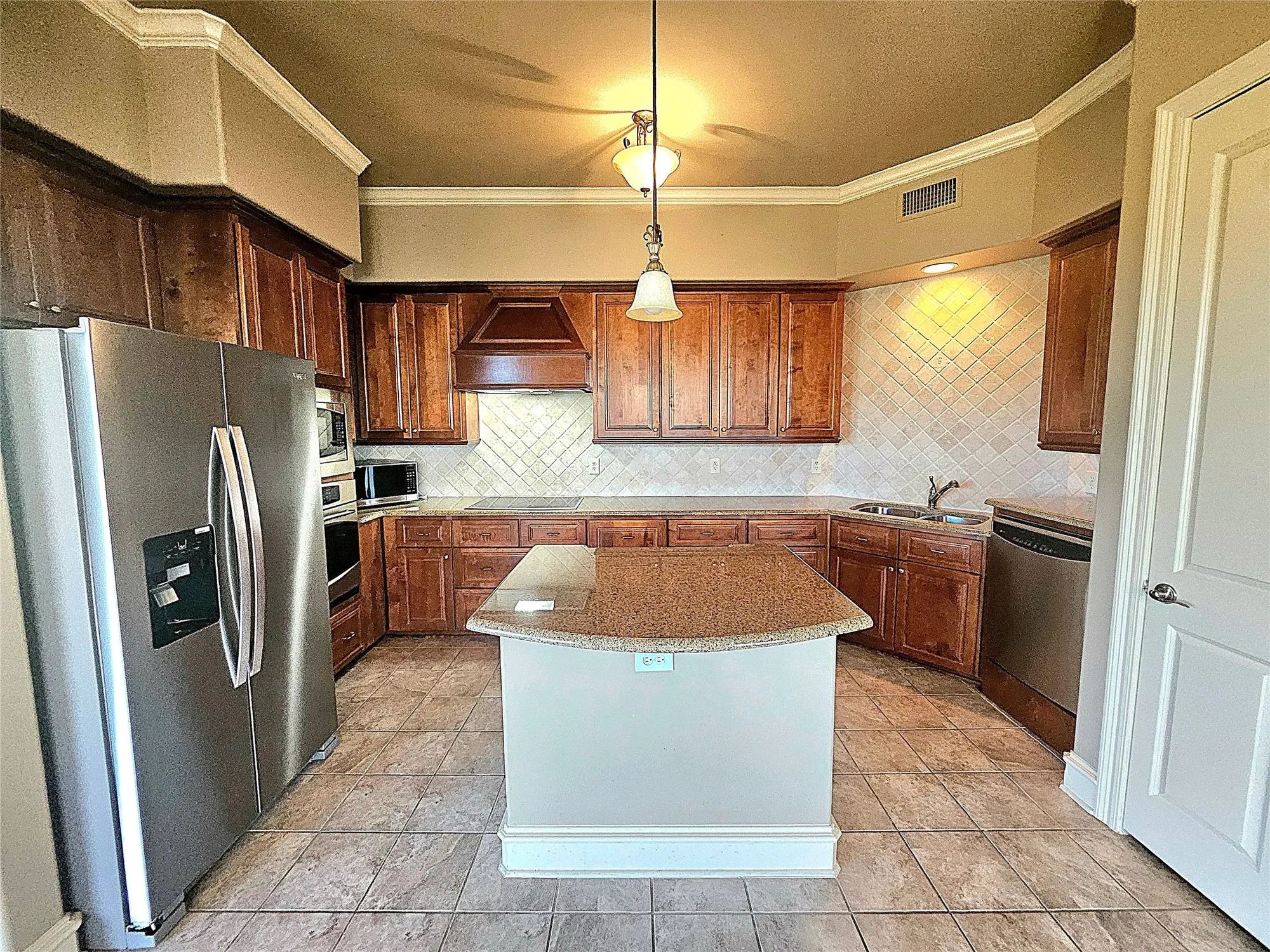 Property Slideshow image 1 of 30 | 301 watermere dr 317, Southlake, TX, 76092
