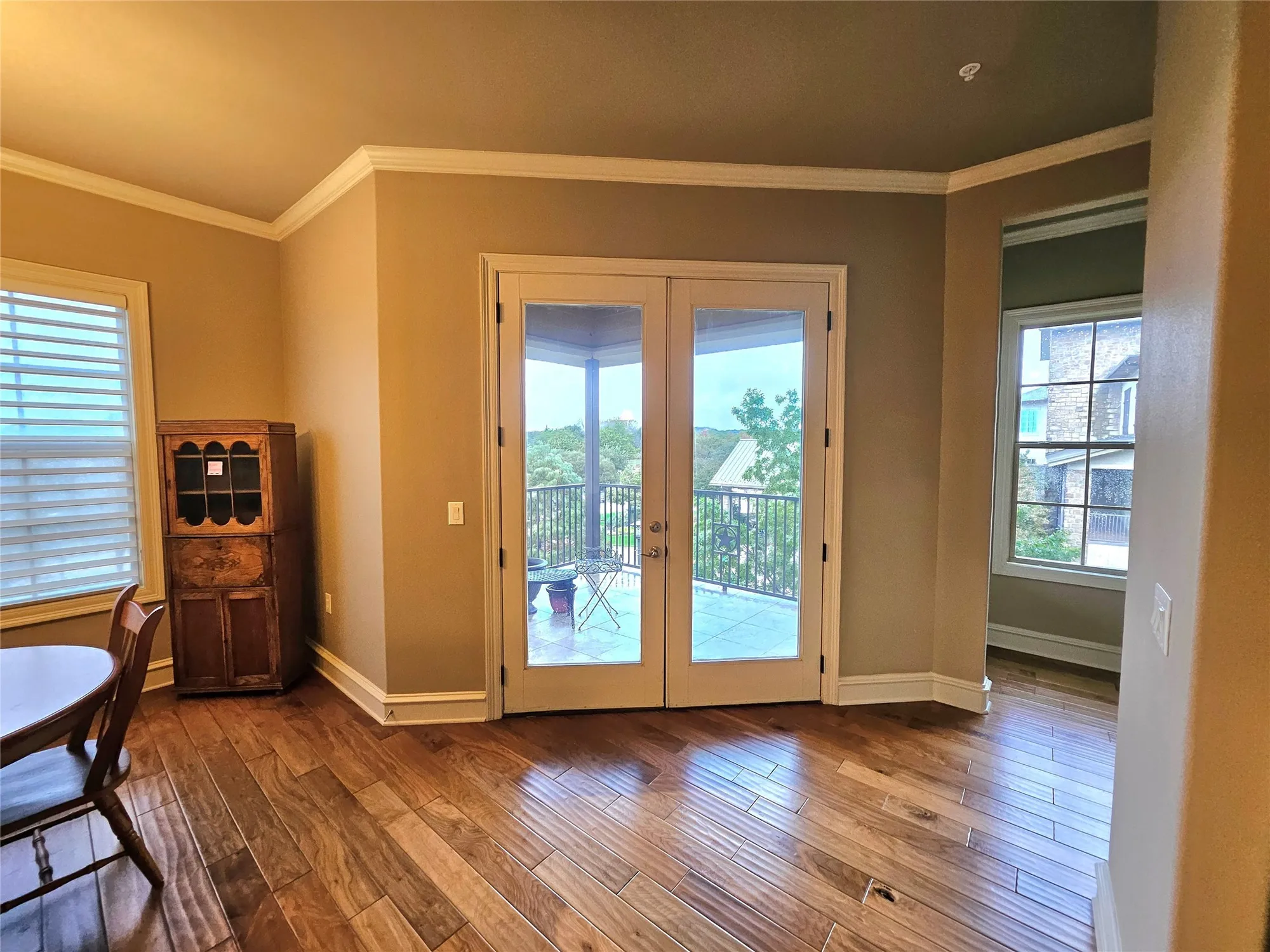 Property Slideshow image 5 of 30 | 301 watermere dr 317, Southlake, TX, 76092