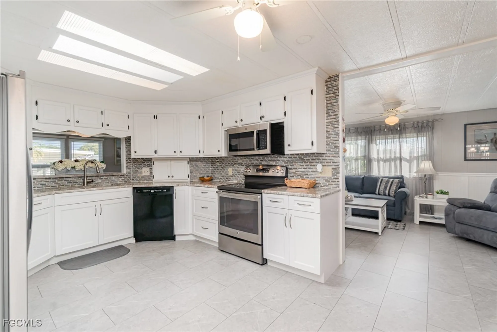 Property Slideshow image 10 of 31 | 5508 colonial rd, North Fort Myers, FL, 33917
