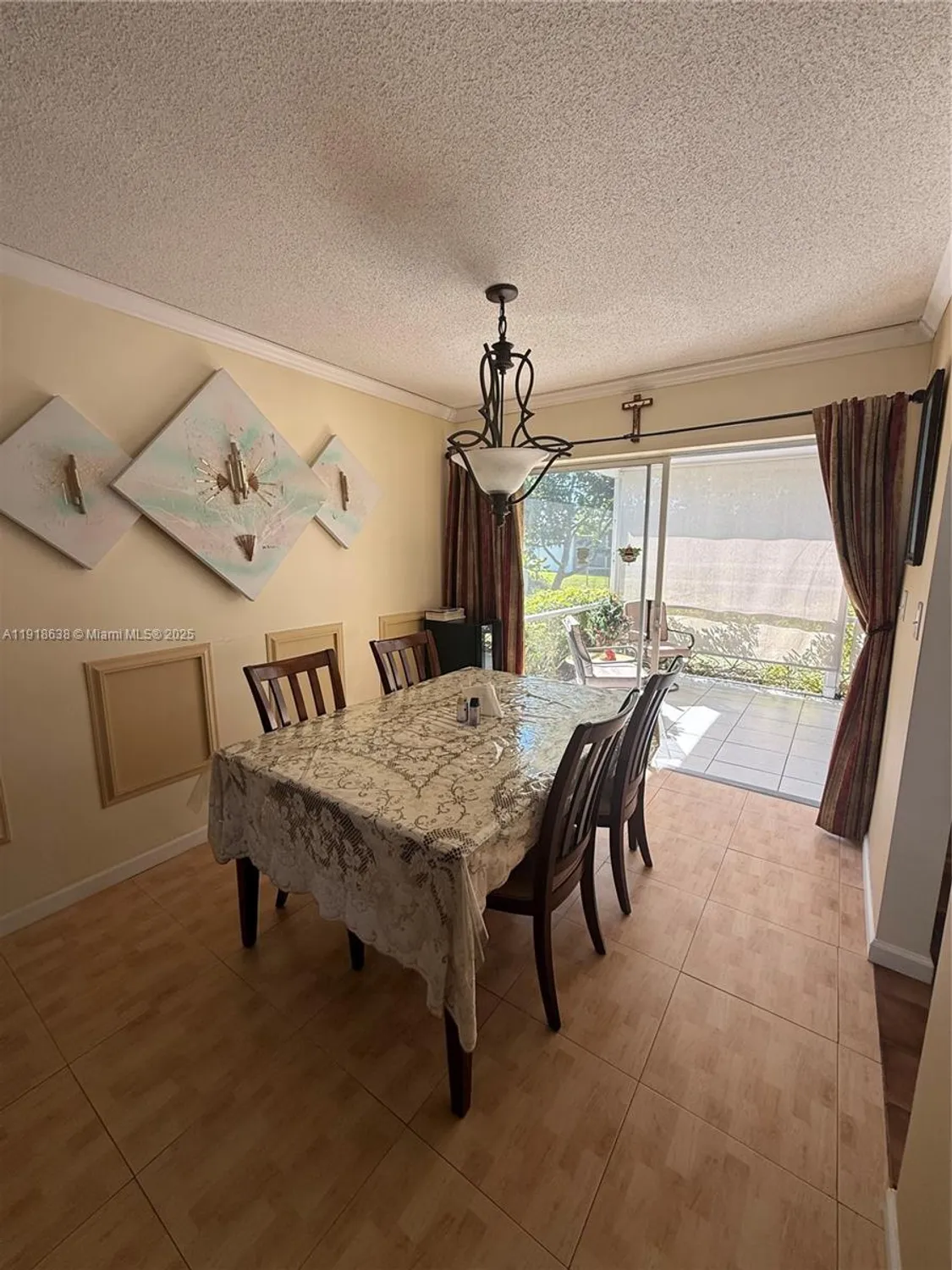 Property Slideshow image 19 of 29 | 4805 highland dr, Tamarac, FL, 33319