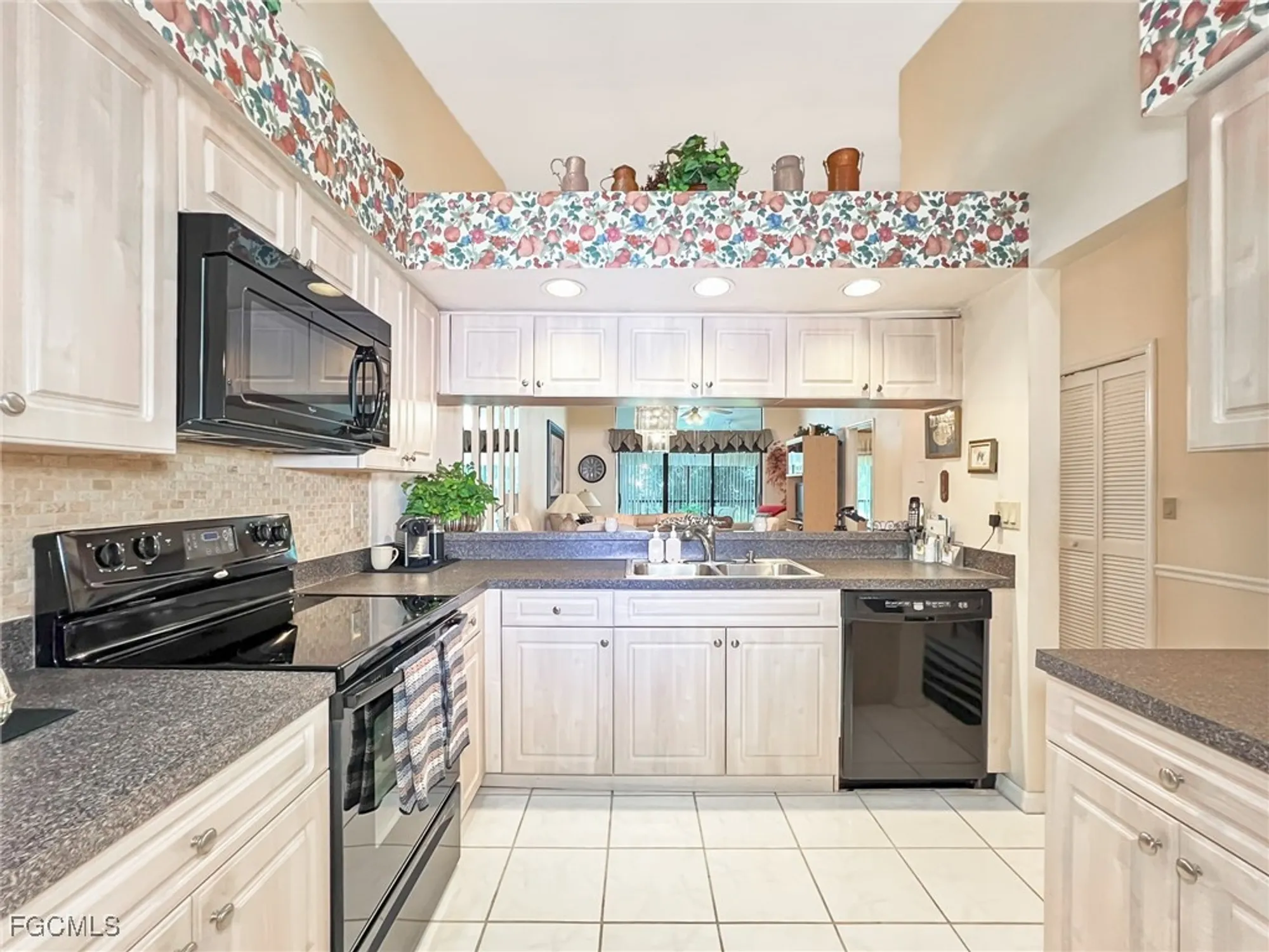 Property Slideshow image 9 of 36 | 12500 cold stream dr 312, Fort Myers, FL, 33912
