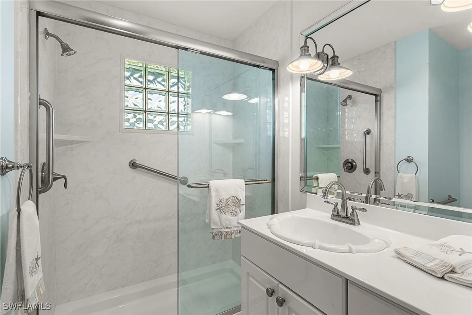 Property Slideshow image 15 of 24 | 70 fountain cir, Naples, FL, 34119